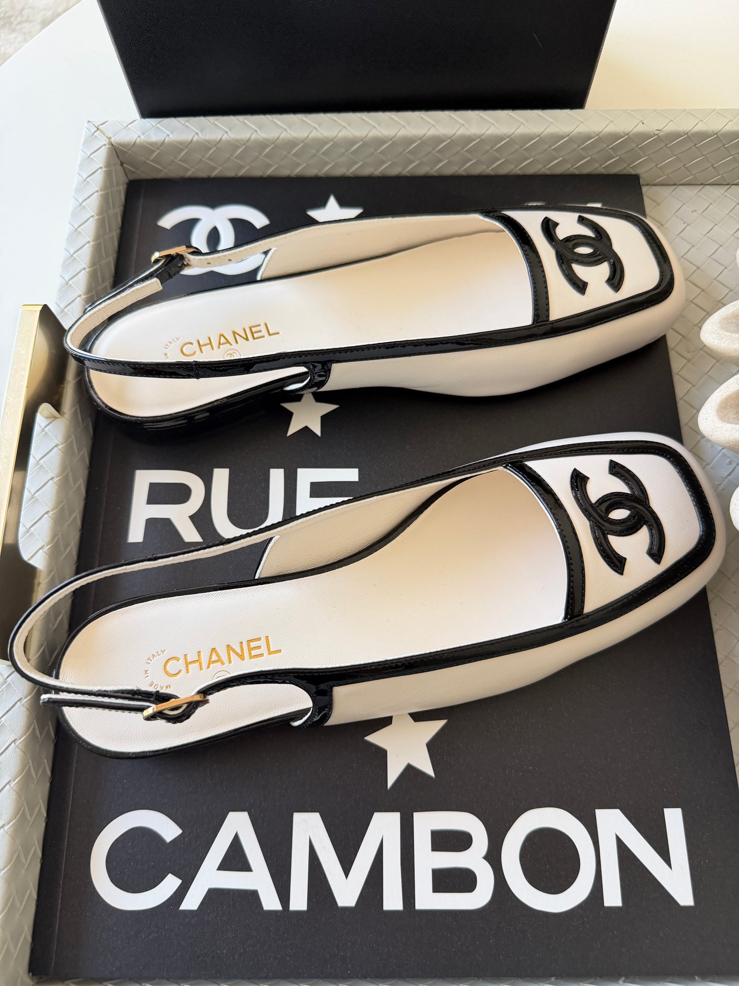 Chanel 26B White Black Blanc Noir Lambskin Patent Square Toe Bold CC Logo Slingback Flats Sling