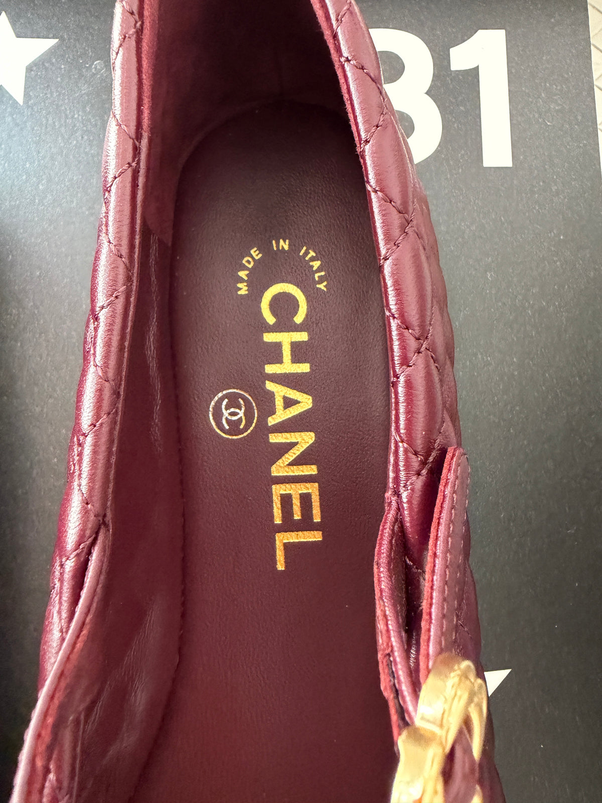 CHANEL CC LOGO BURGUNDY LEATHER MARYJANE BALLET BALLERINA FLATS SHOES GOLD BUCKLE QUILTED BLACK CAP TOE