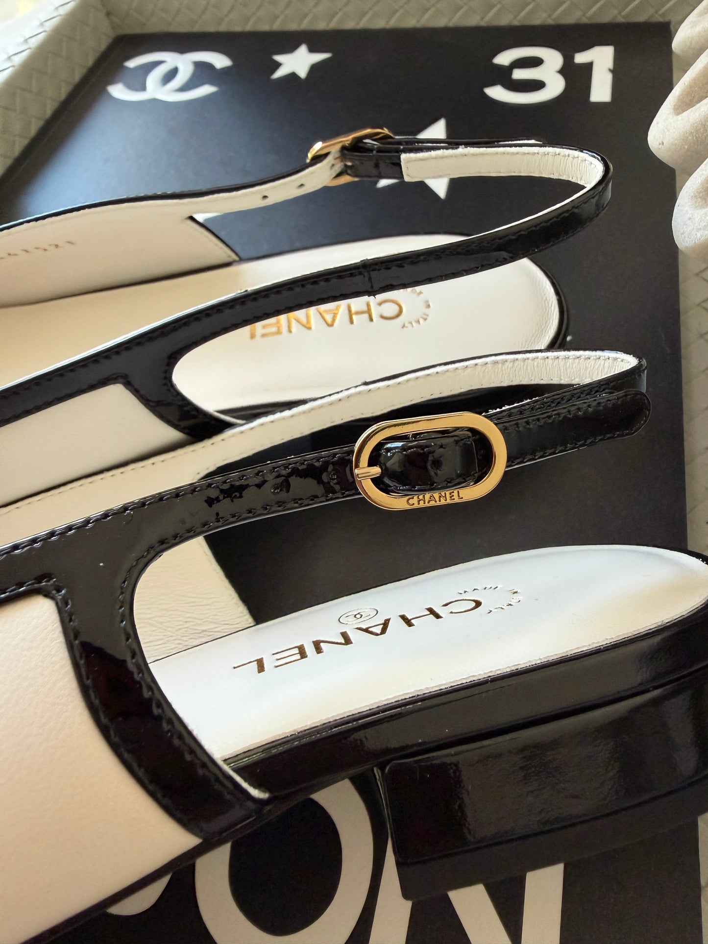 Chanel 26B White Black Blanc Noir Lambskin Patent Square Toe Bold CC Logo Slingback Flats Sling