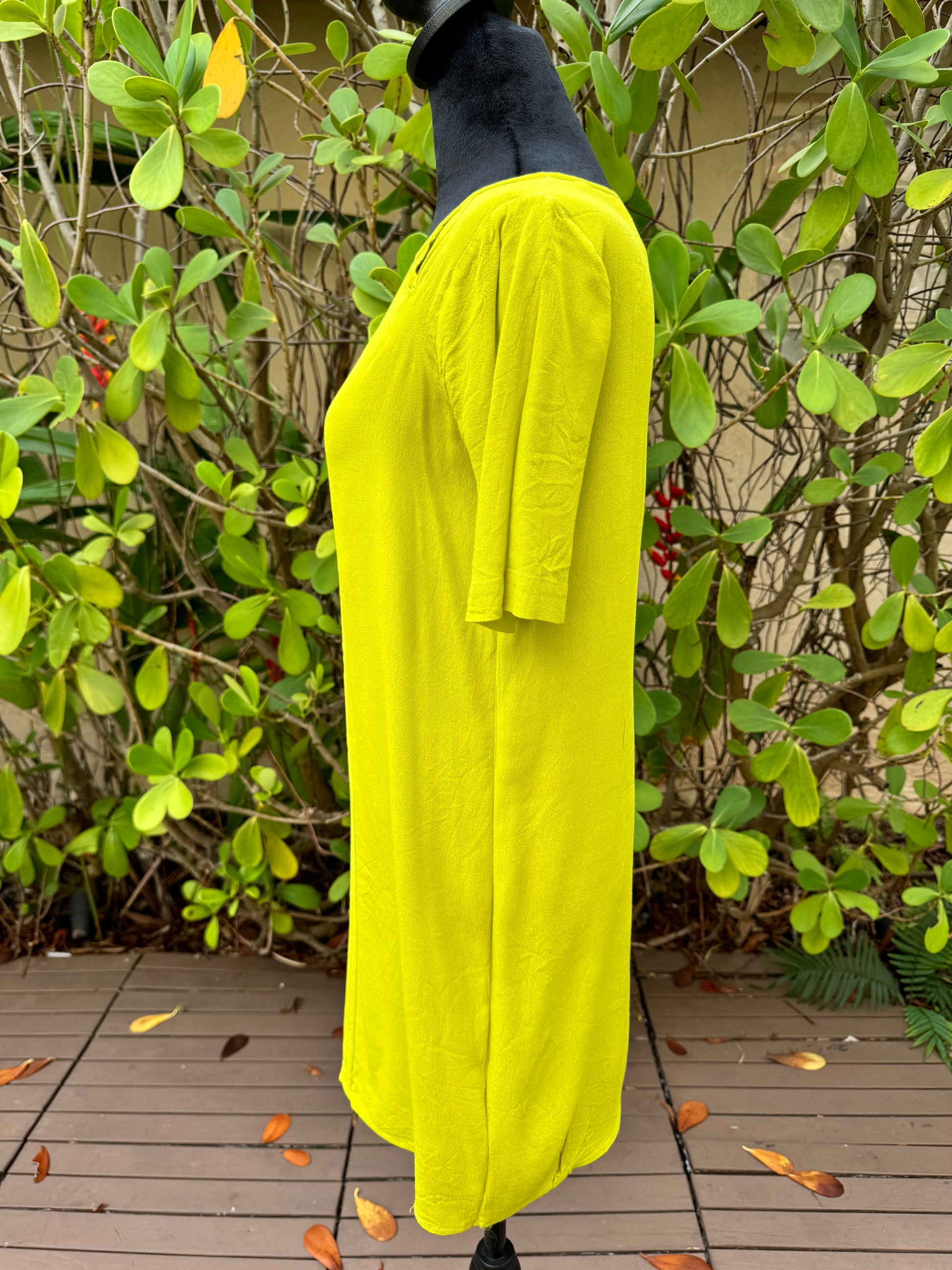 BCBGMaxazria Rosetta Lemongrass Green Half Sleeve Cut Out Shift Dress Miami Lux Boutique BCBGMaxazria Rosetta Lemongrass Green Half Sleeve Cut Out Shift Dress Miami Lux Boutique