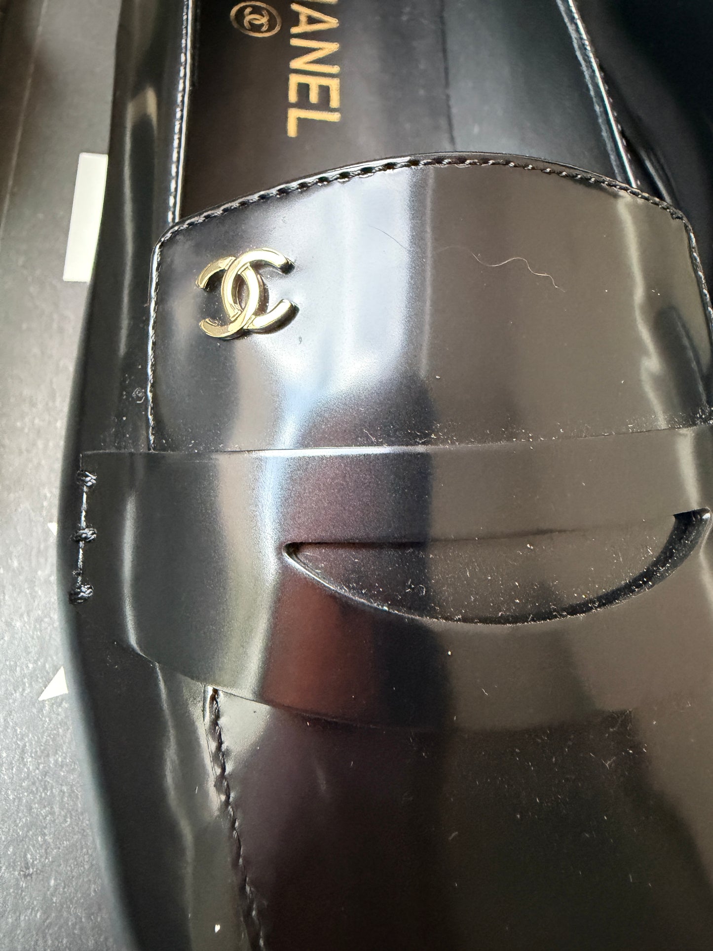 CHANEL F/W 2026 BLACK SHINY CALFSKIN LEATHER LOAFERS SQUARE TOE BLAZY FLATS
