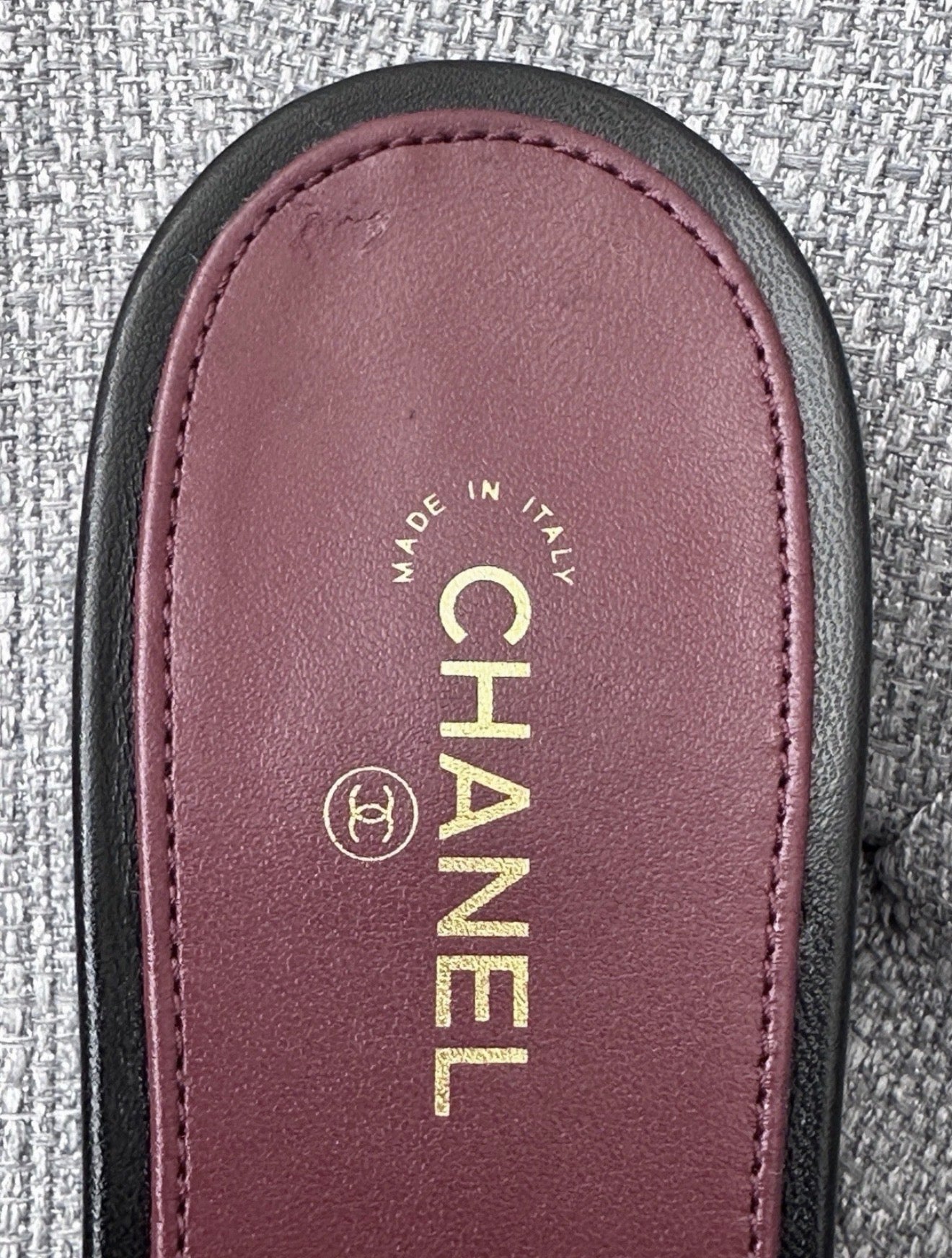 Chanel 2026 Métiers d'Art Blazy Black Leather Strappy Gold CC Logo Flat Sandals Slides