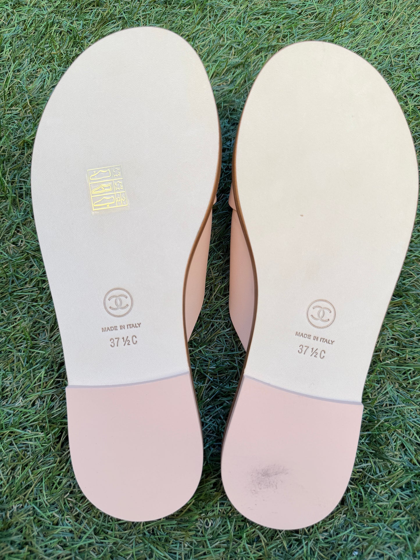 CHANEL GOLD CHAIN CC LOGO BEIGE LEATHER FLAT SHOES FLIP FLOP SANDALS MULES