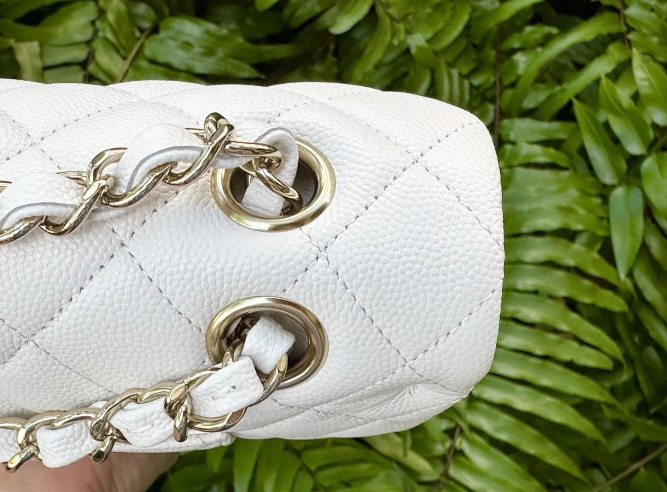 CHANEL WHITE CAVIAR LEATHER MEDIUM CLASSIC DOUBLE FLAP BAG LIGHT GOLD HARDWARE