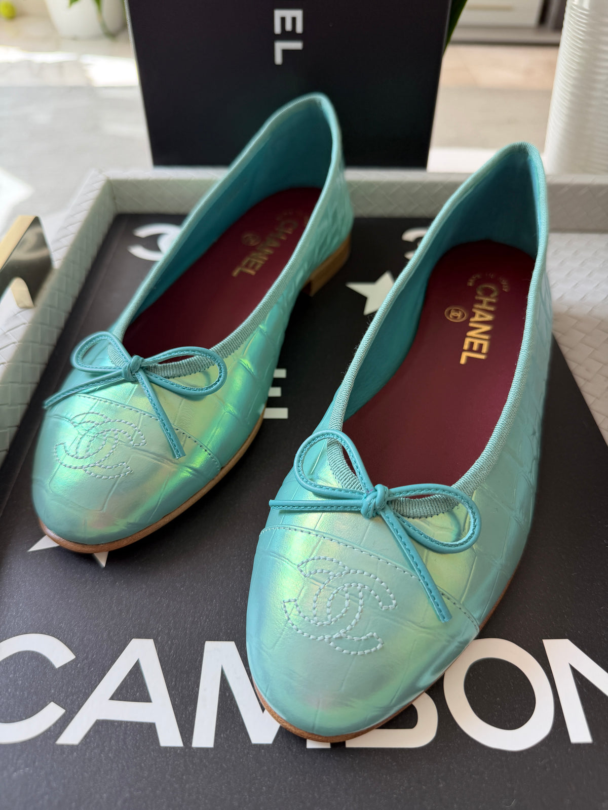 Chanel Green Vert Crocodile Croc Embossed Iridescent Cap Toe Ballet Ballerina Flats