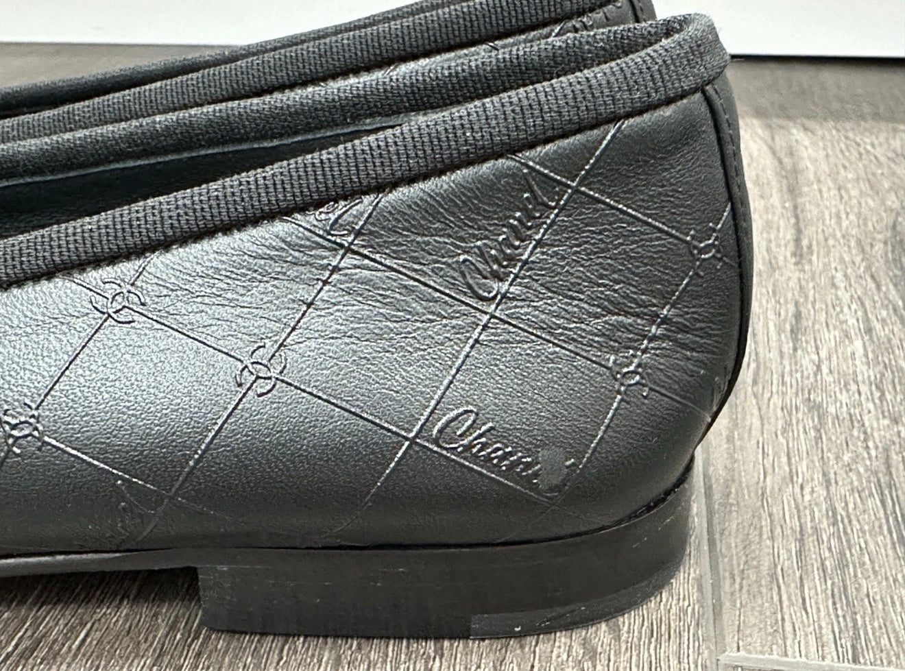CHANEL CC LOGO STAMPED EMBOSSED BLACK LEATHER PATENT CAP TOE BALLET BALLERINA FLATS SHOES