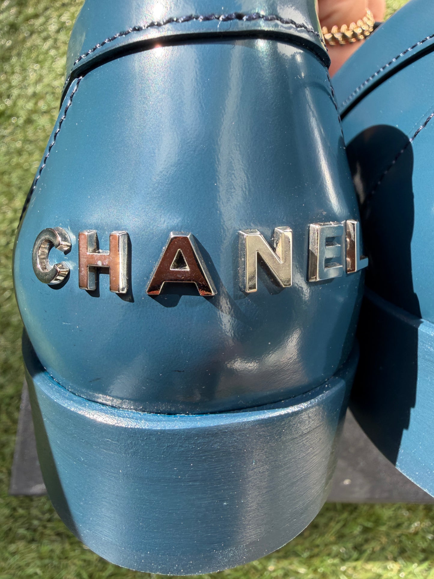 2023 CHANEL NAVY BLUE SHINY LEATHER SILVER LOGO LOAFERS OXFORD SHOES
