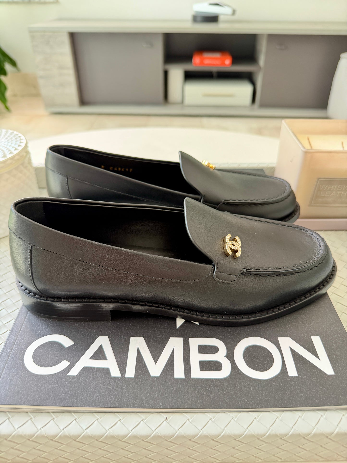 Chanel Metiers D’art 26 Strass CC Logo Black Leather Oxford Loafers Flats Shoes Moccasins