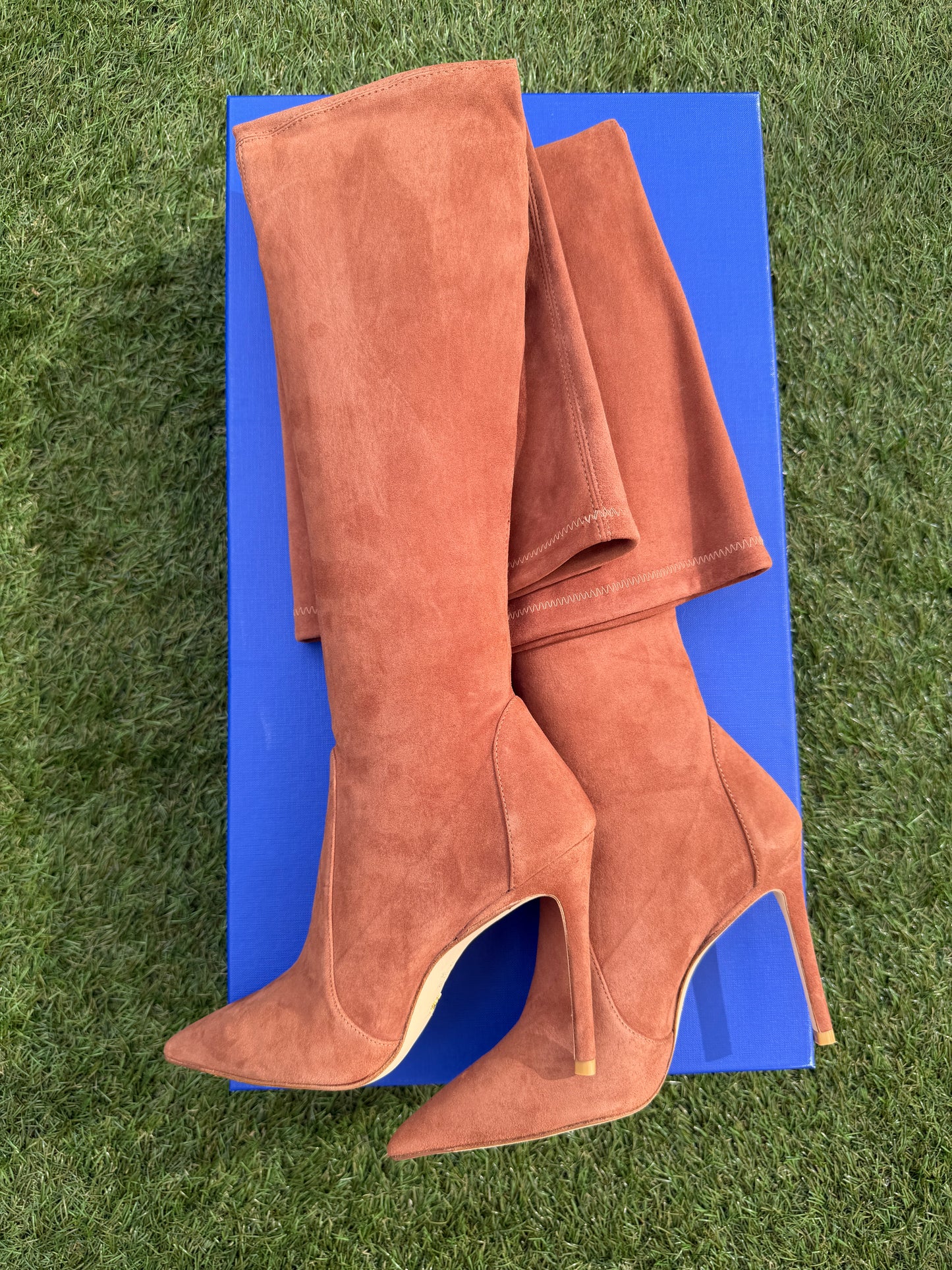 STUART WEITZMAN ULTRASTUART 100 CAPPUCCINO SUEDE BROWN STRETCH POINT TOE OVER KNEE BOOTS