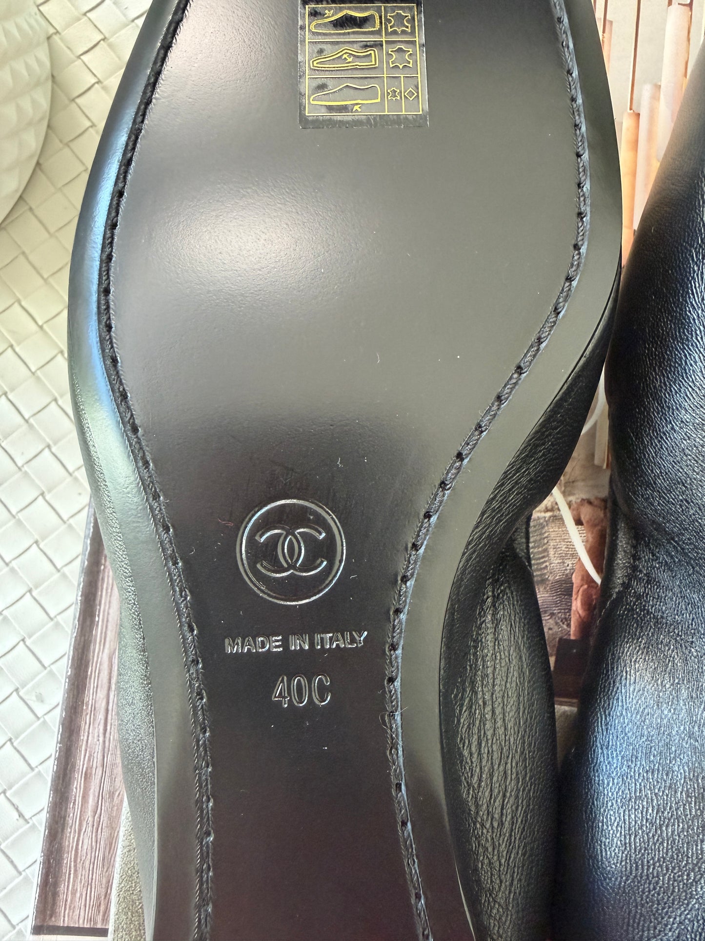 Chanel SS 26 Blazy Black Lambskin Square Toe CC Logo Turn-lock Crunchy Ballet Flats