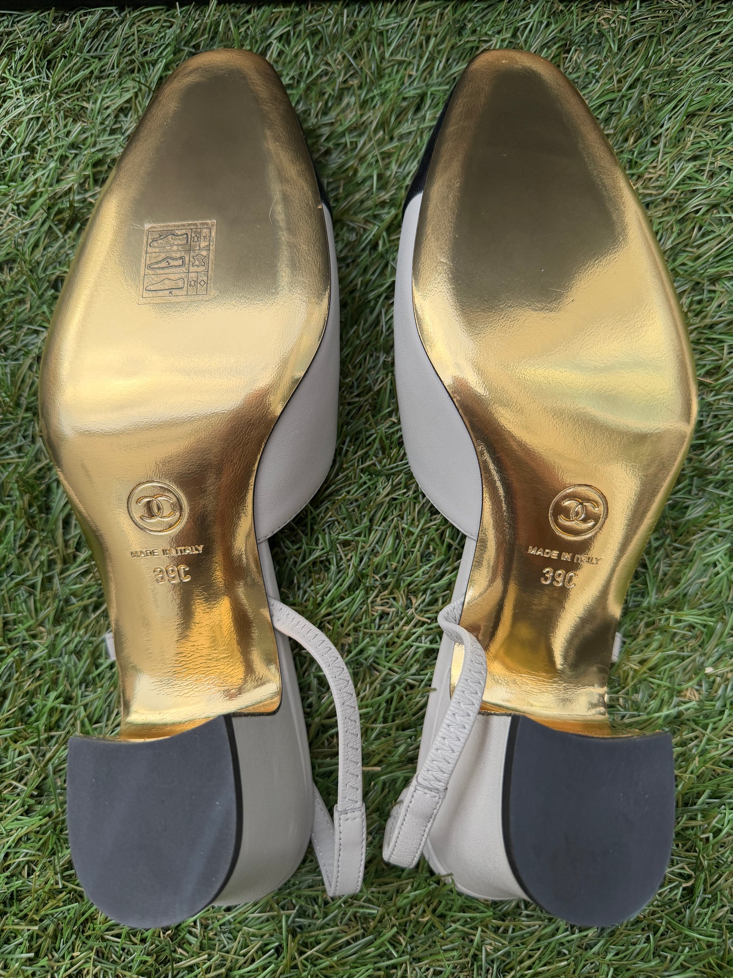 CHANEL CLASSIC LOGO LIGHT GRAY LEATHER SLINGBACK LOW HEEL SLINGBACKS CAP TOE