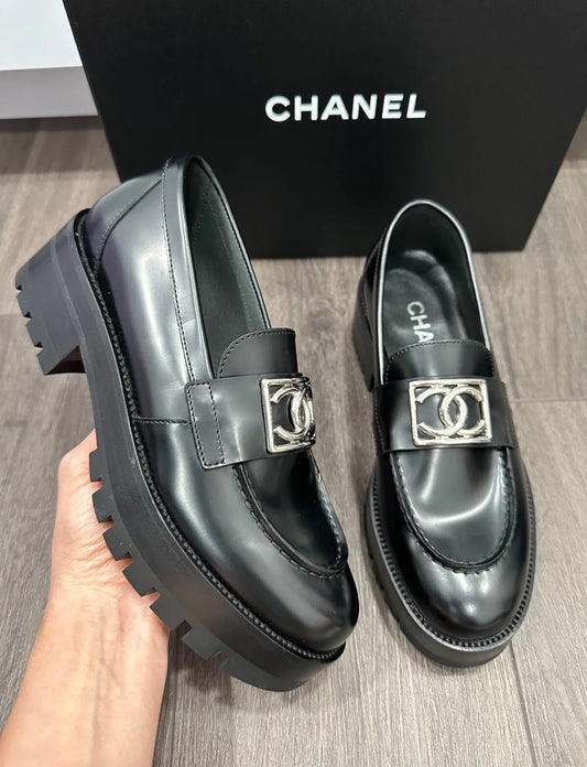 2023 CHANEL BLACK LEATHER METAL CC LOAFERS OXFORD SHOES MOCCASINS