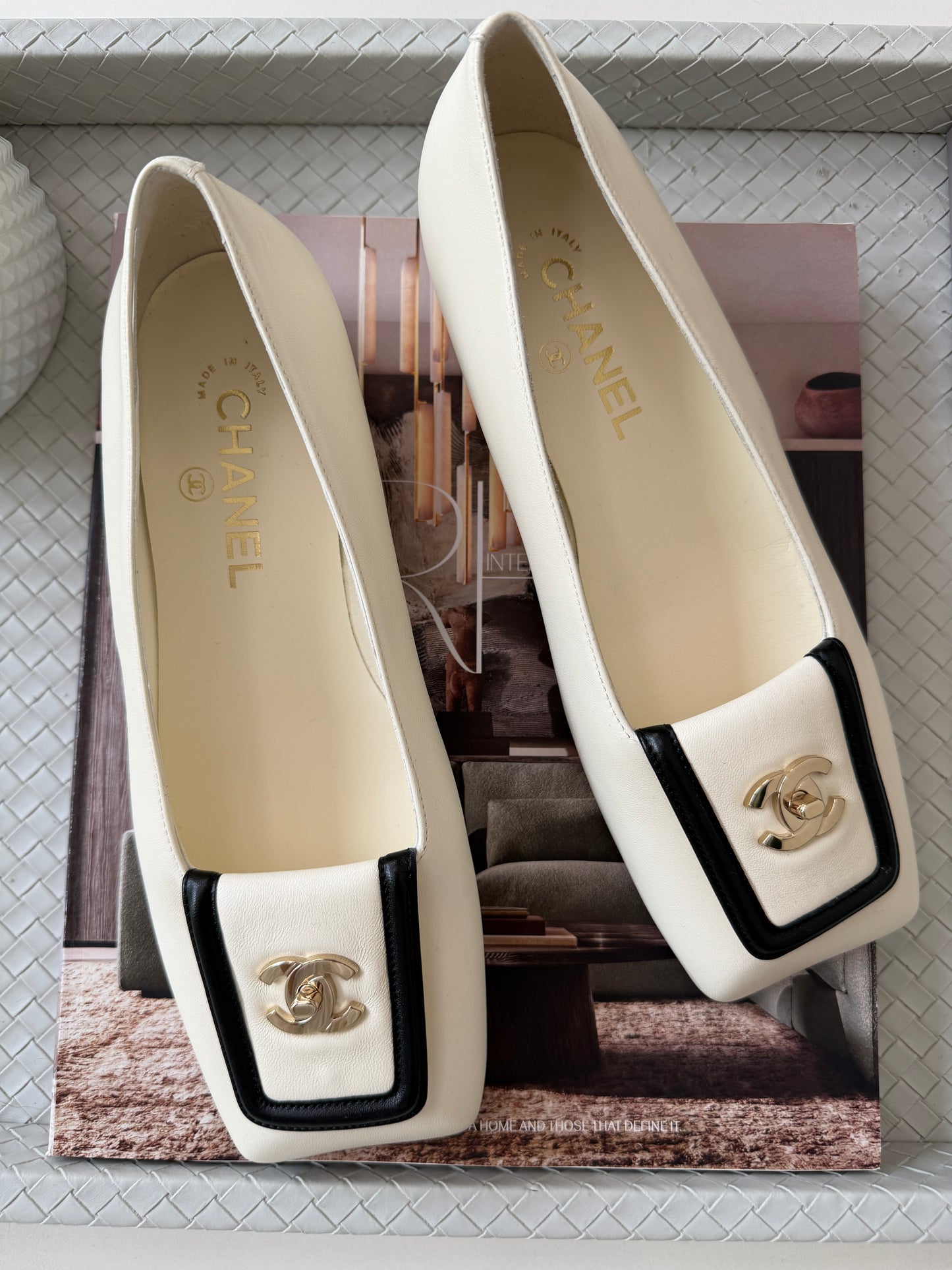 Chanel SS 26 Blazy Ivory Lambskin Square Toe CC Logo Turn-lock Ballet Flats