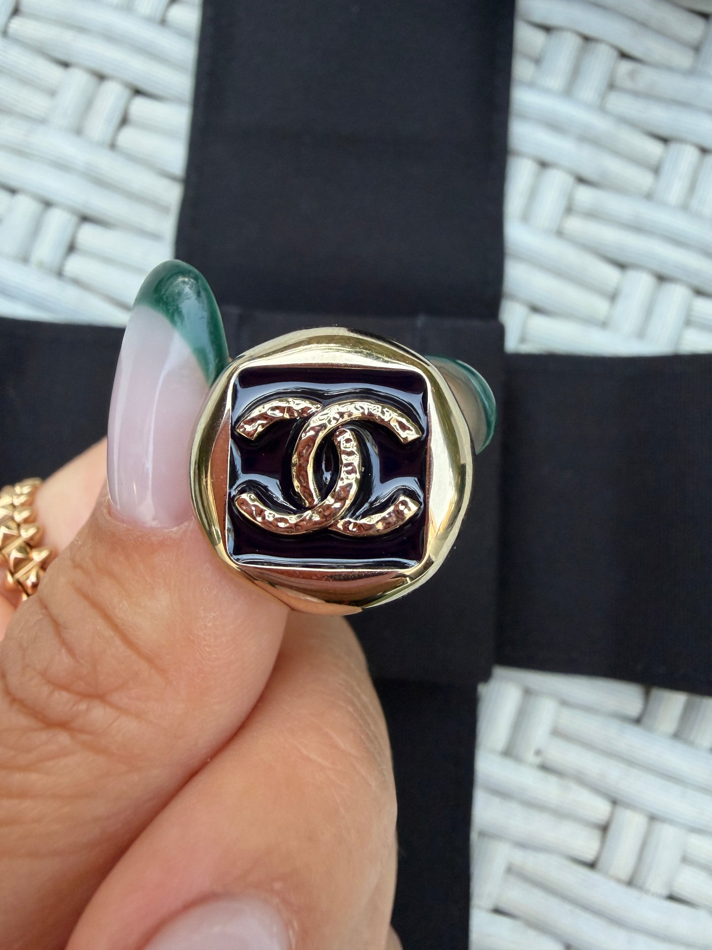 2026 C CHANEL RUNWAY SQUARE ROUND CC LOGO BLUE ENAMEL GOLD TONE EARRINGS STUDS