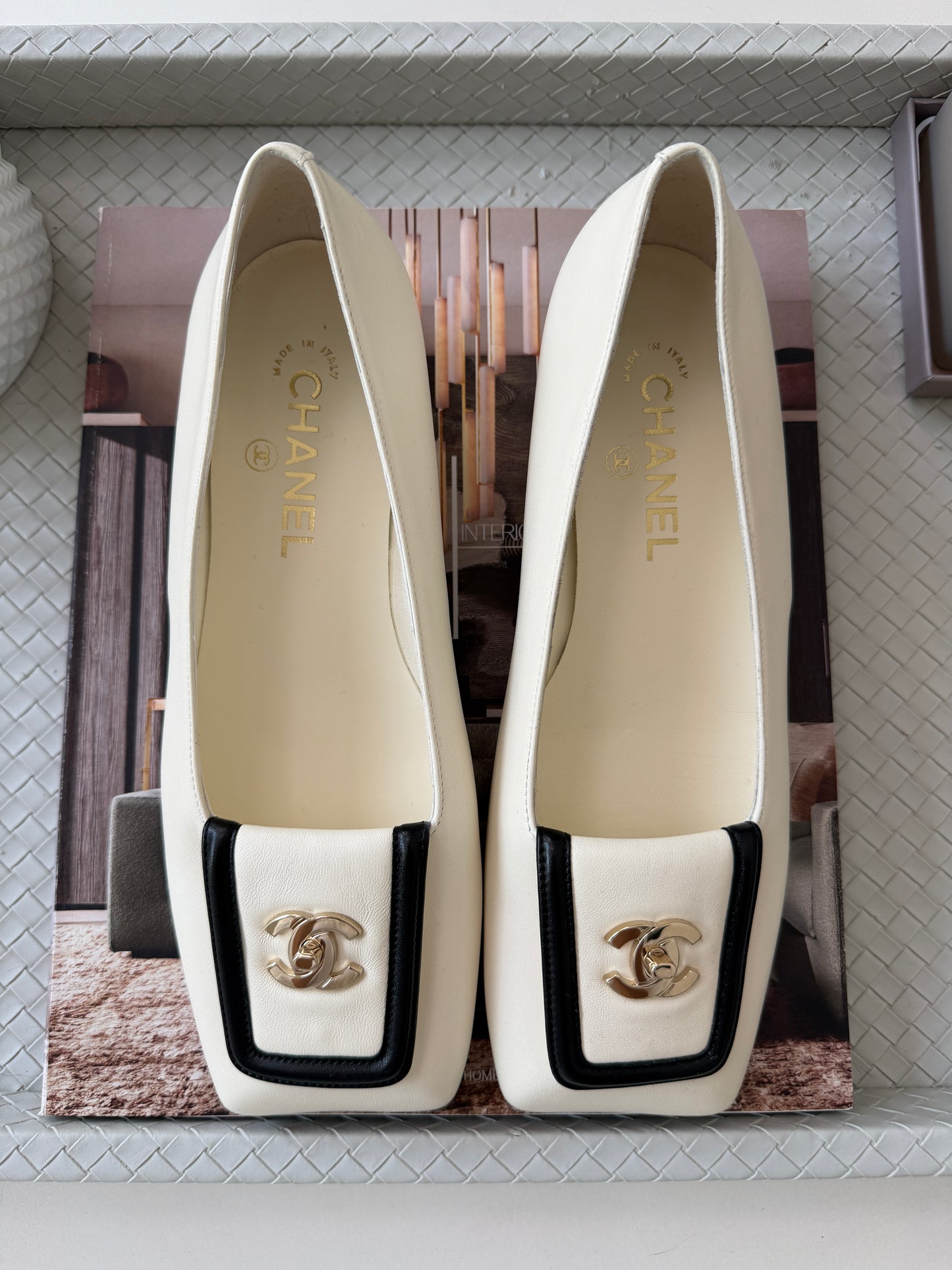 Chanel SS 26 Blazy Ivory Lambskin Square Toe CC Logo Turn-lock Ballet Flats