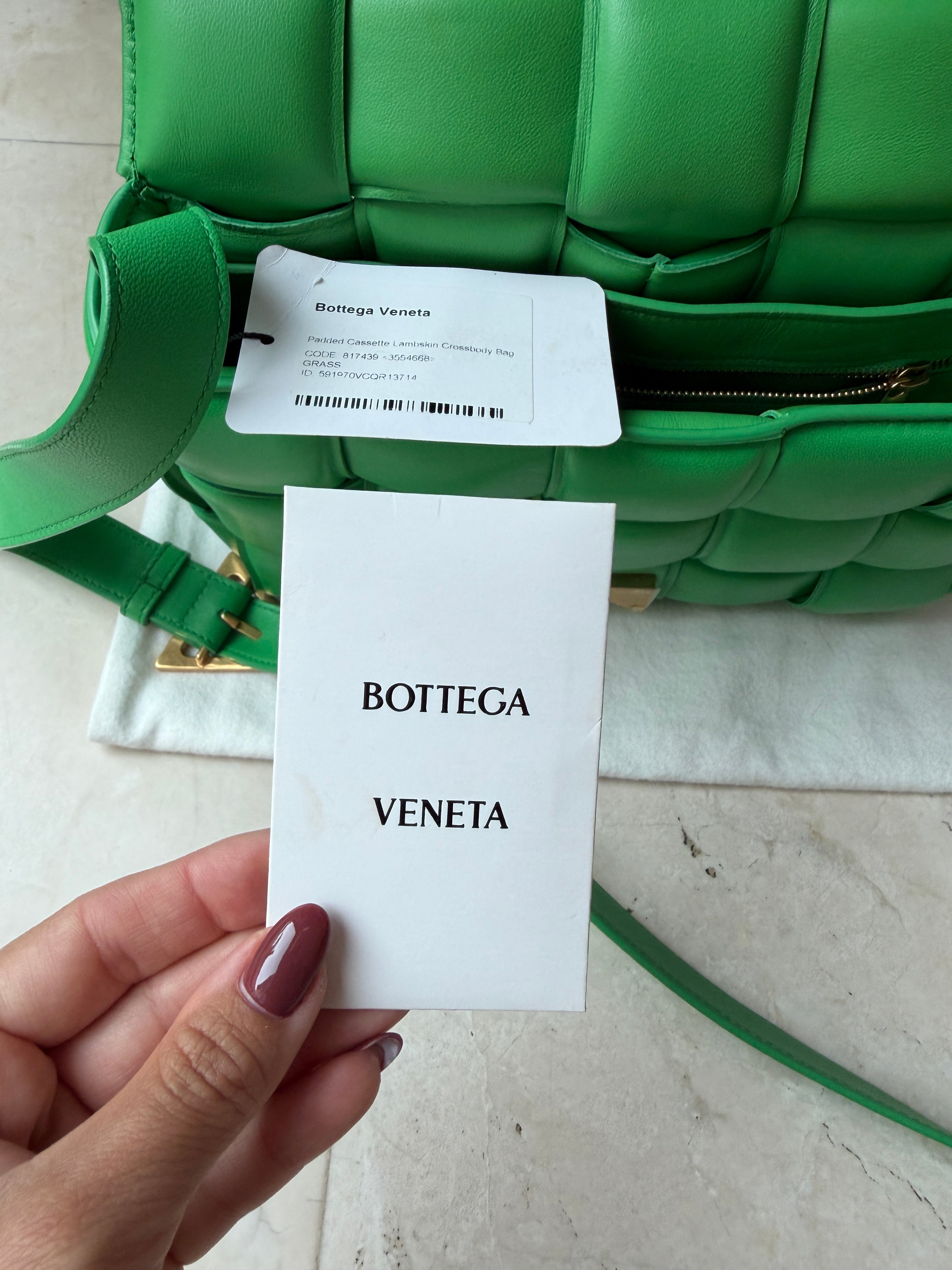 BOTTEGA VENETA PARAKEET GRASS GREEN INTRECCIATO PADDED CASSETTE