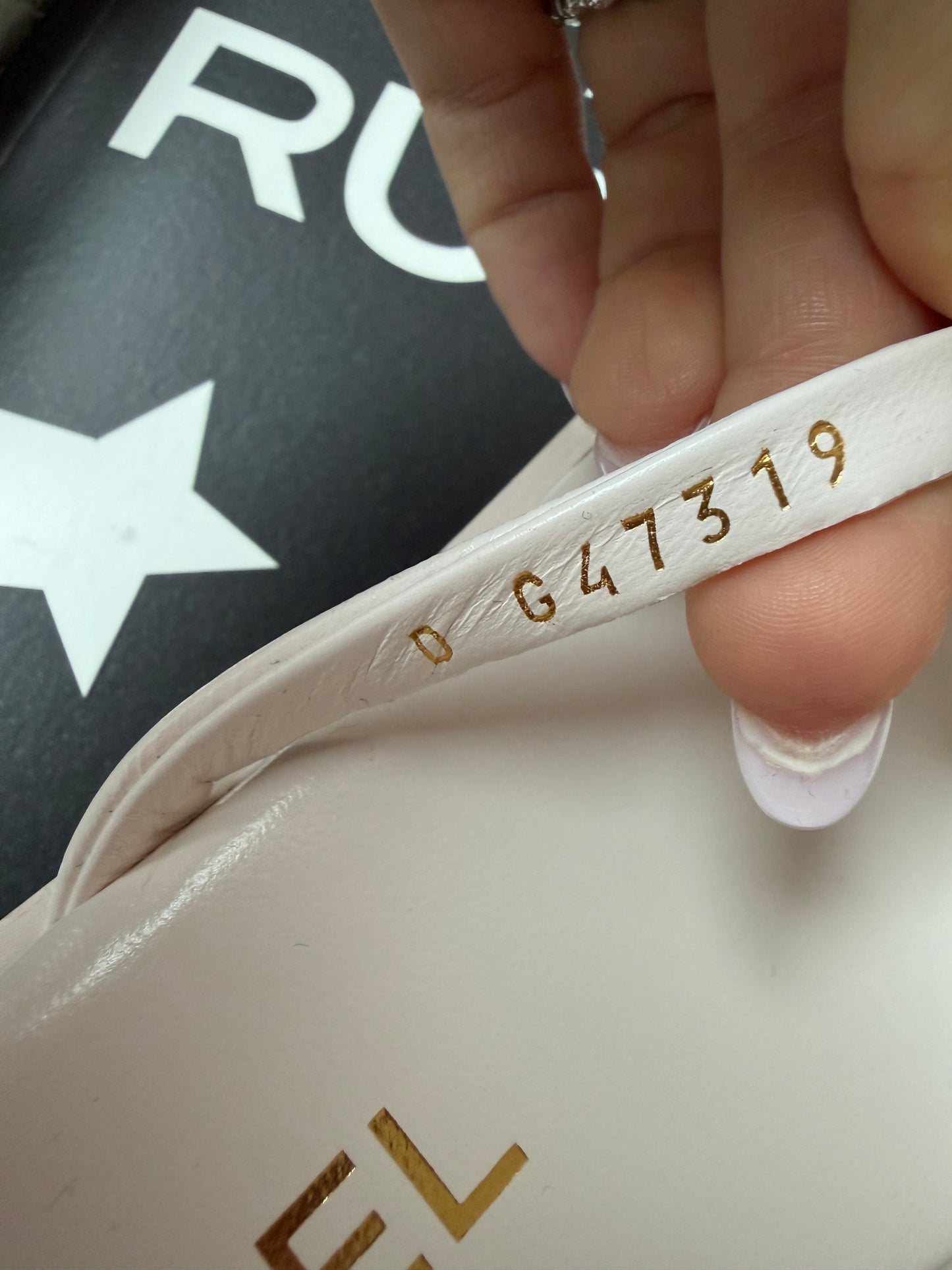 Chanel 2026 MÉTIERS D’ART Ivory White Leather Gold CC Logo Flip Flops Slides Flat Sandals Thongs