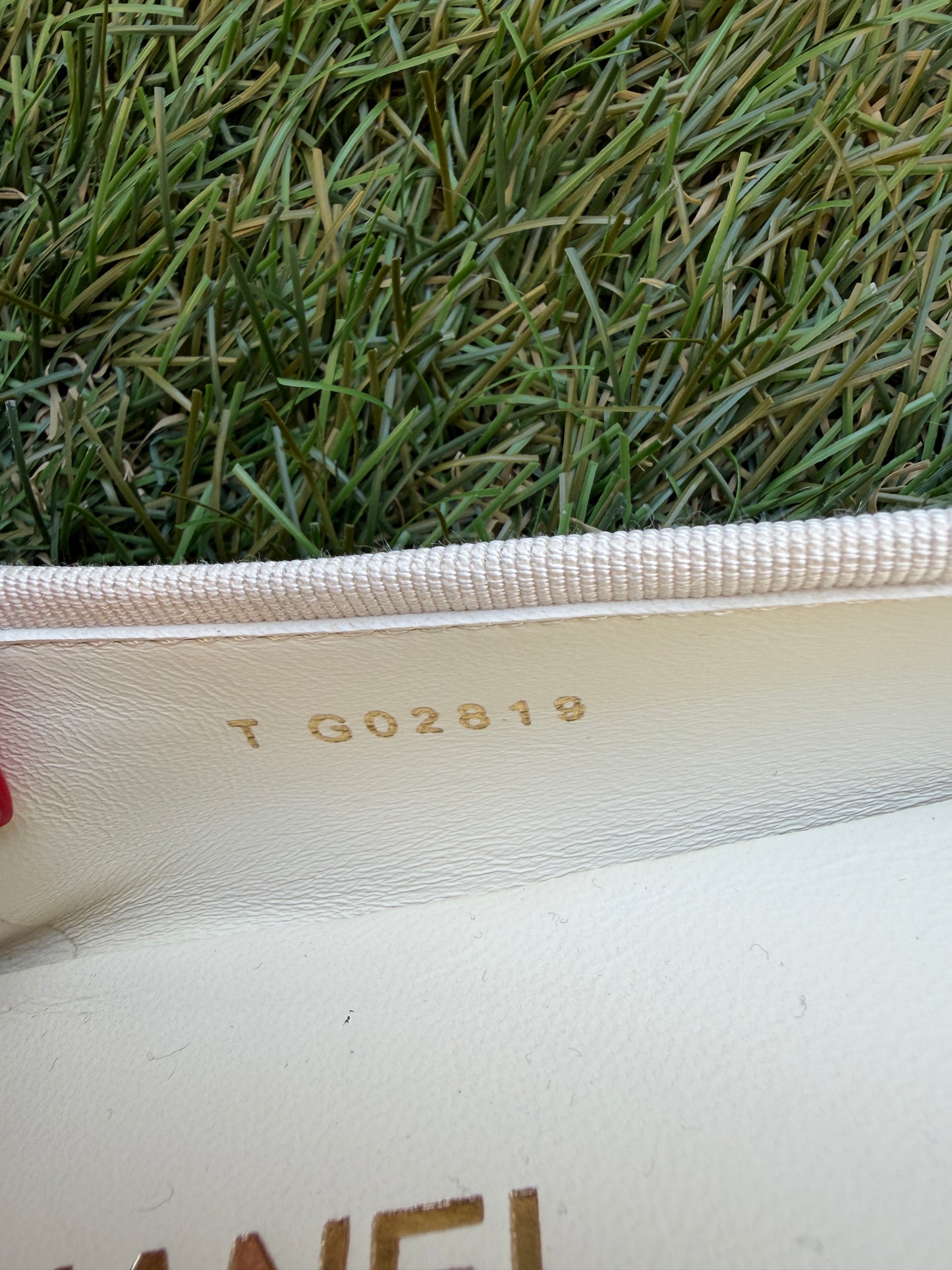 2025K CHANEL WOOL MOHAIR TWEED ECRU BEIGE GOLD FABRIC BALLET FLATS SHOES