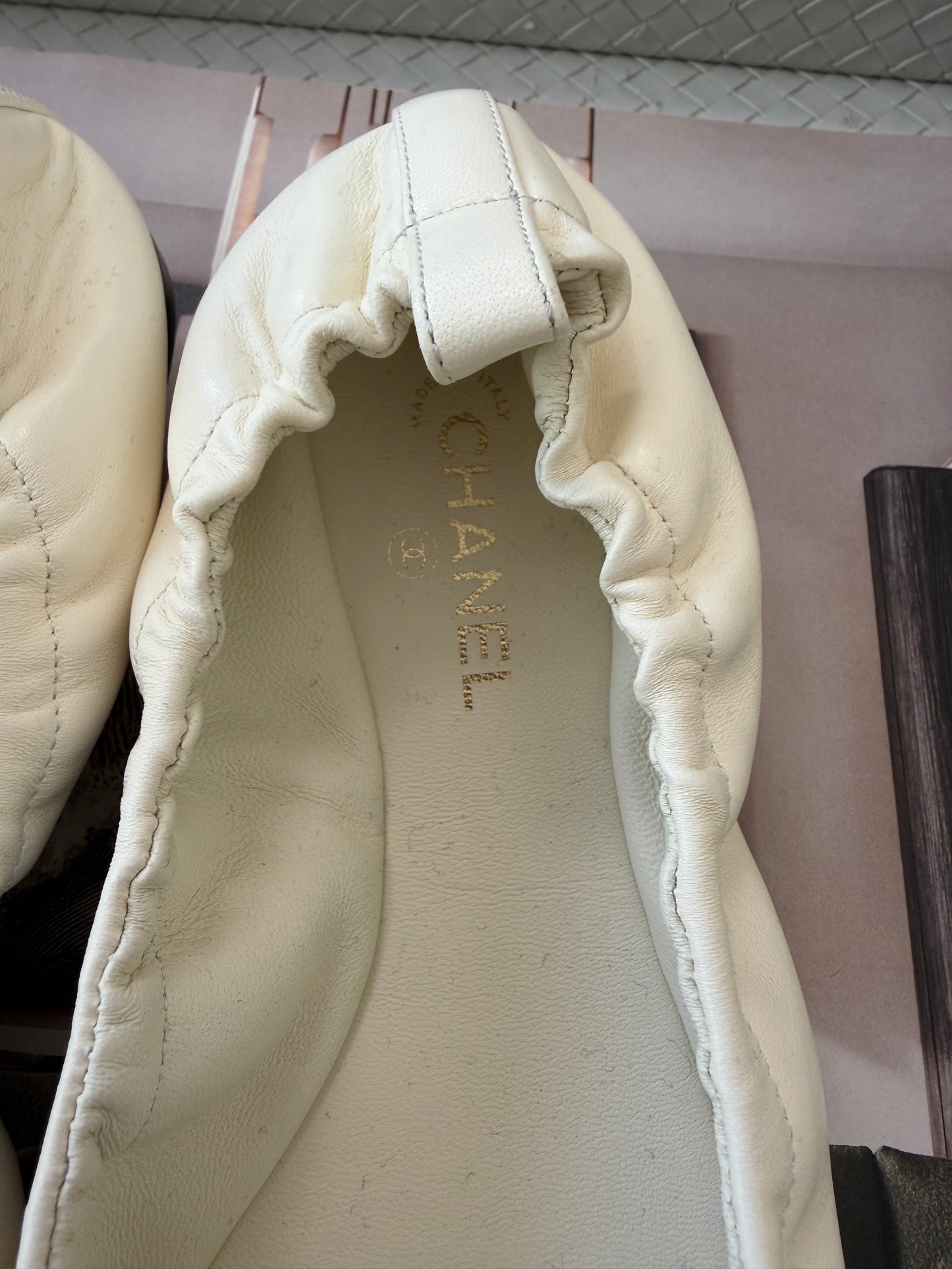 Chanel SS 26 Blazy Ivory Lambskin Square Toe CC Logo Turn-lock Crunchy Ballet Flats