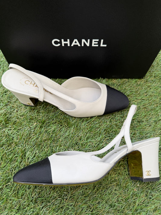 CHANEL CLASSIC LOGO LIGHT GRAY LEATHER SLINGBACK LOW HEEL SLINGBACKS CAP TOE