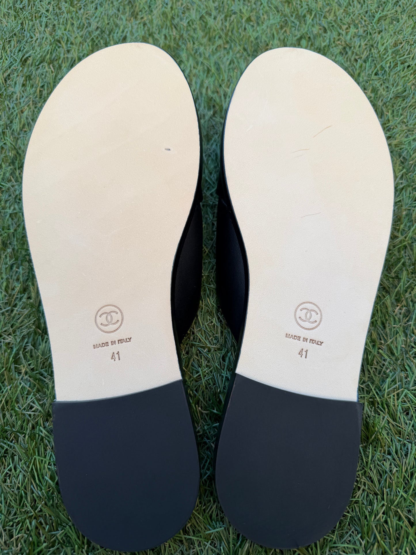 CHANEL GOLD CHAIN CC LOGO BLACK LEATHER FLAT SHOES FLIP FLOP SANDALS MULES