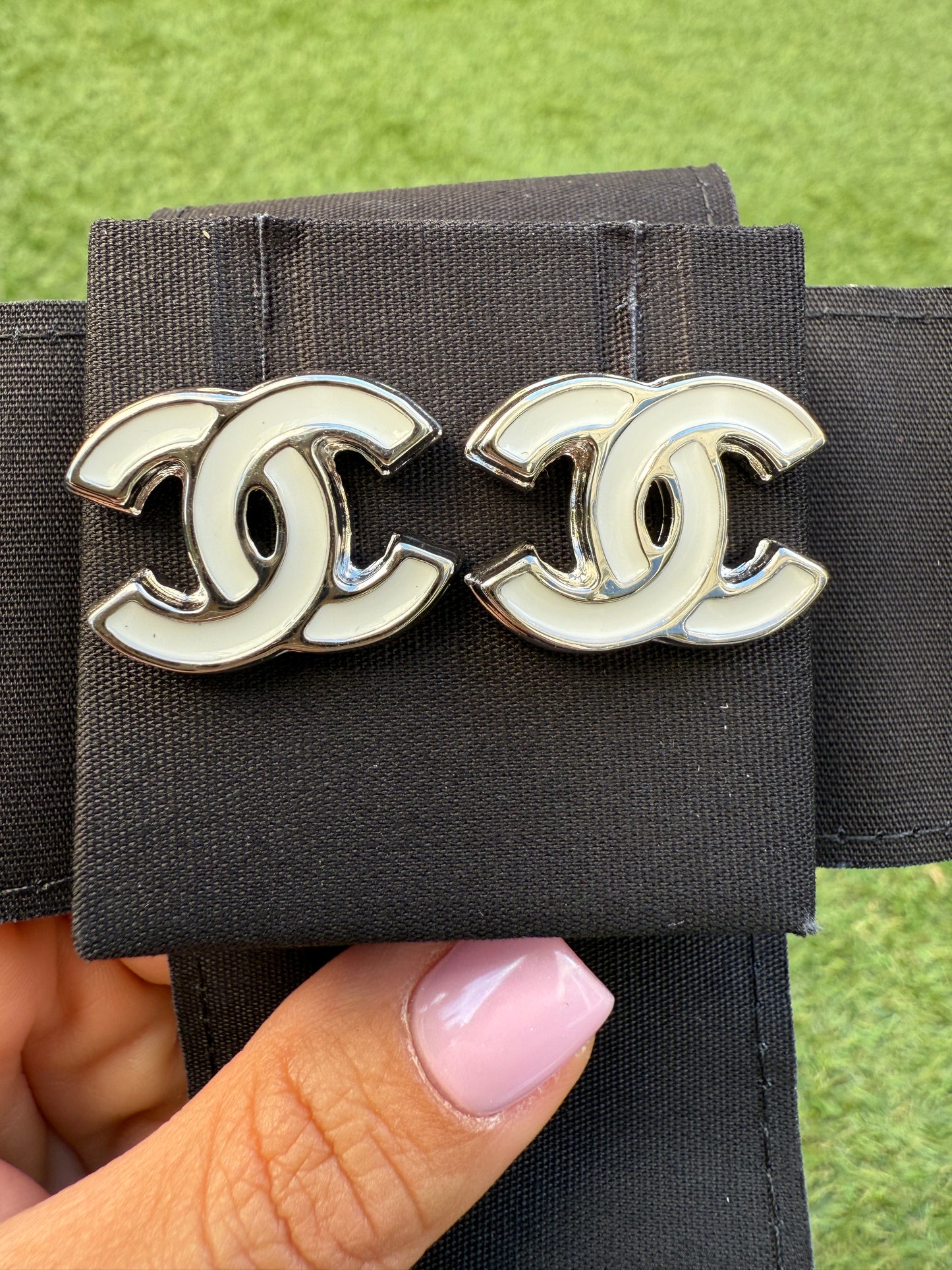 2025 25S CHANEL WHITE SILVER CC LOGO RESIN ENAMEL METAL STUDS EARRINGS SOLD OUT
