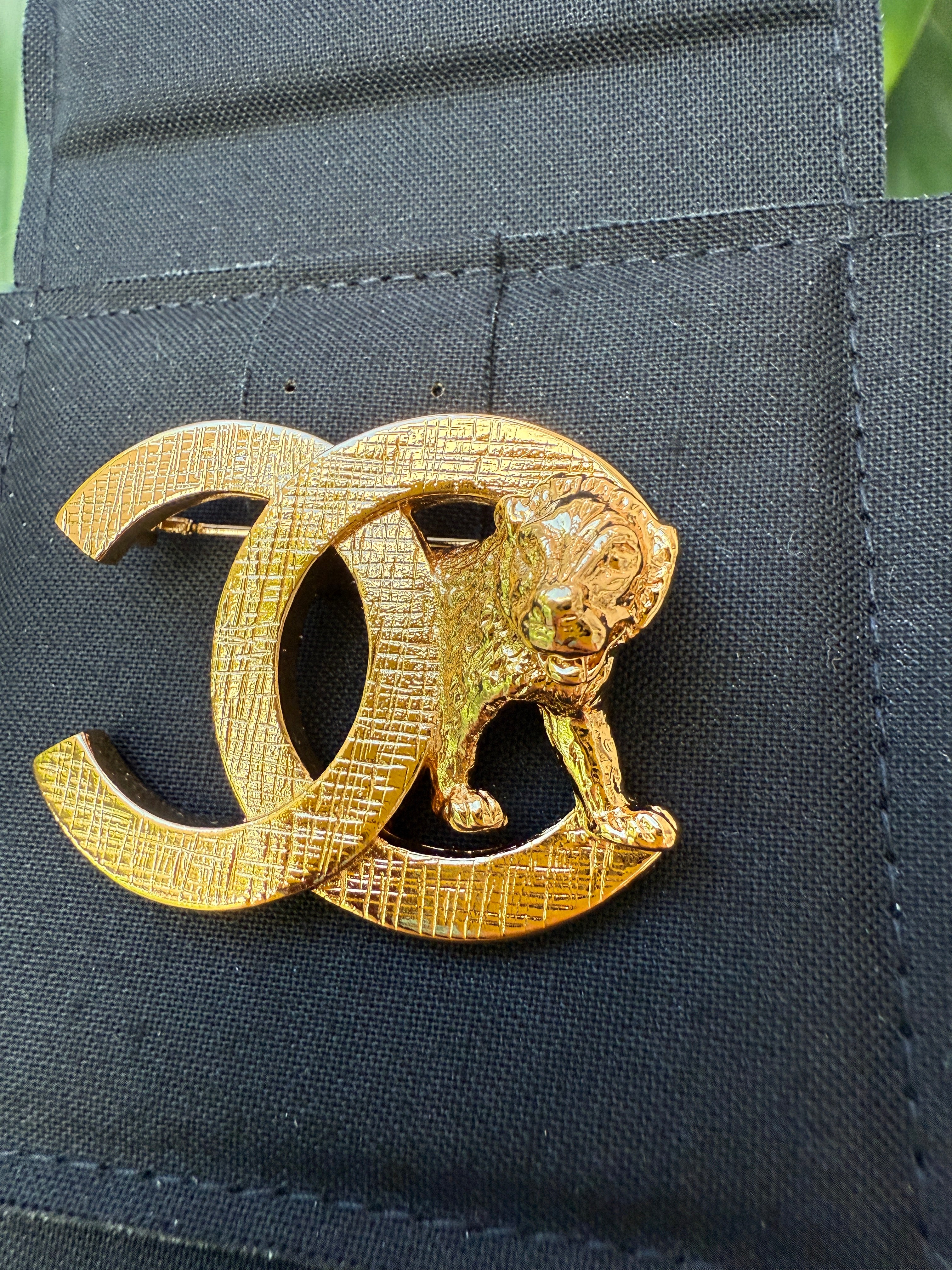 Chanel CC Gold Tone Golden Logo Lion Metal Classic Brooch 22A Pin