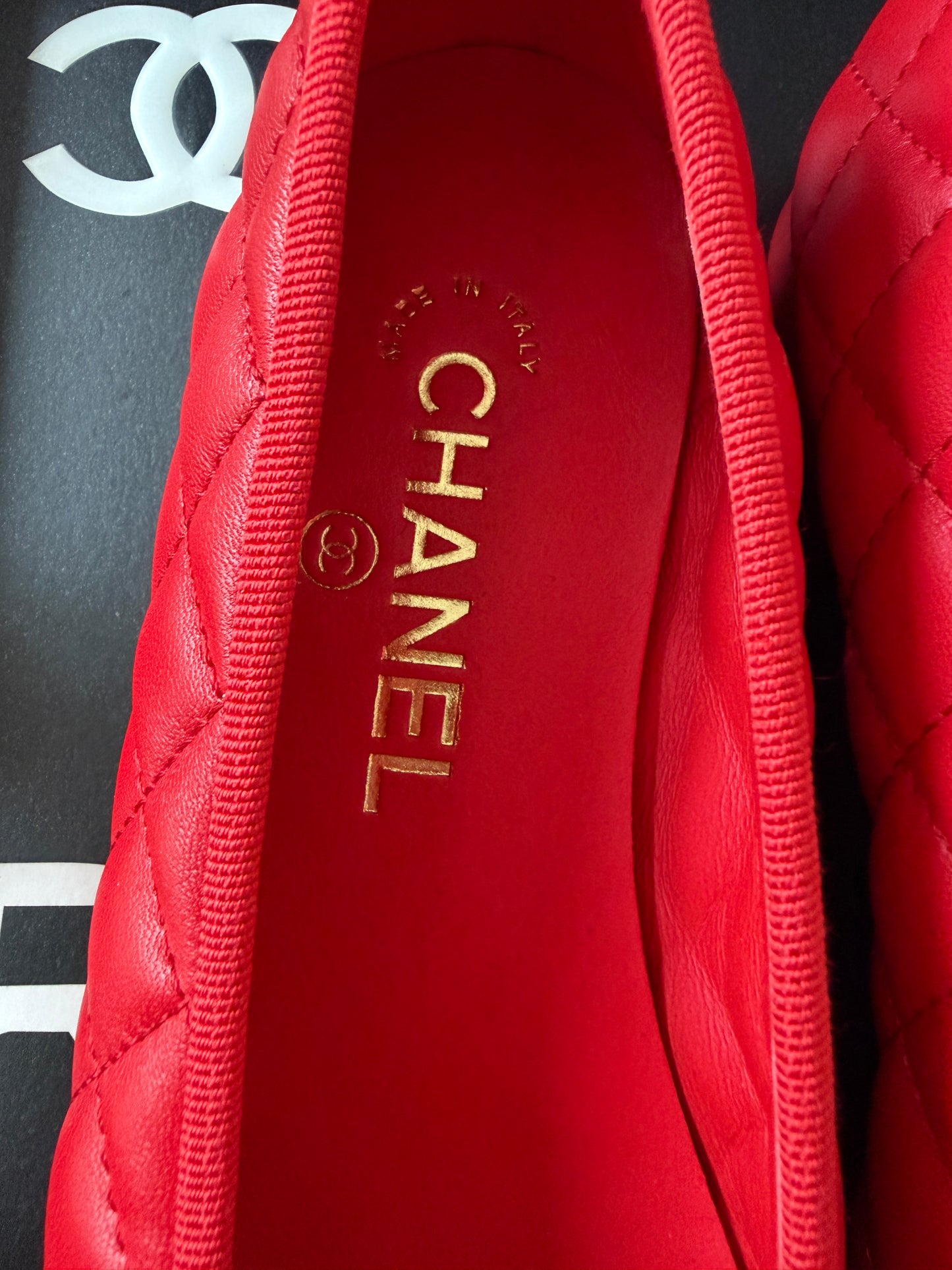 Chanel 26B Blazy Lambskin Leather Quilted Red Agneau Rouge CC Logo Ballet Ballerina Flats