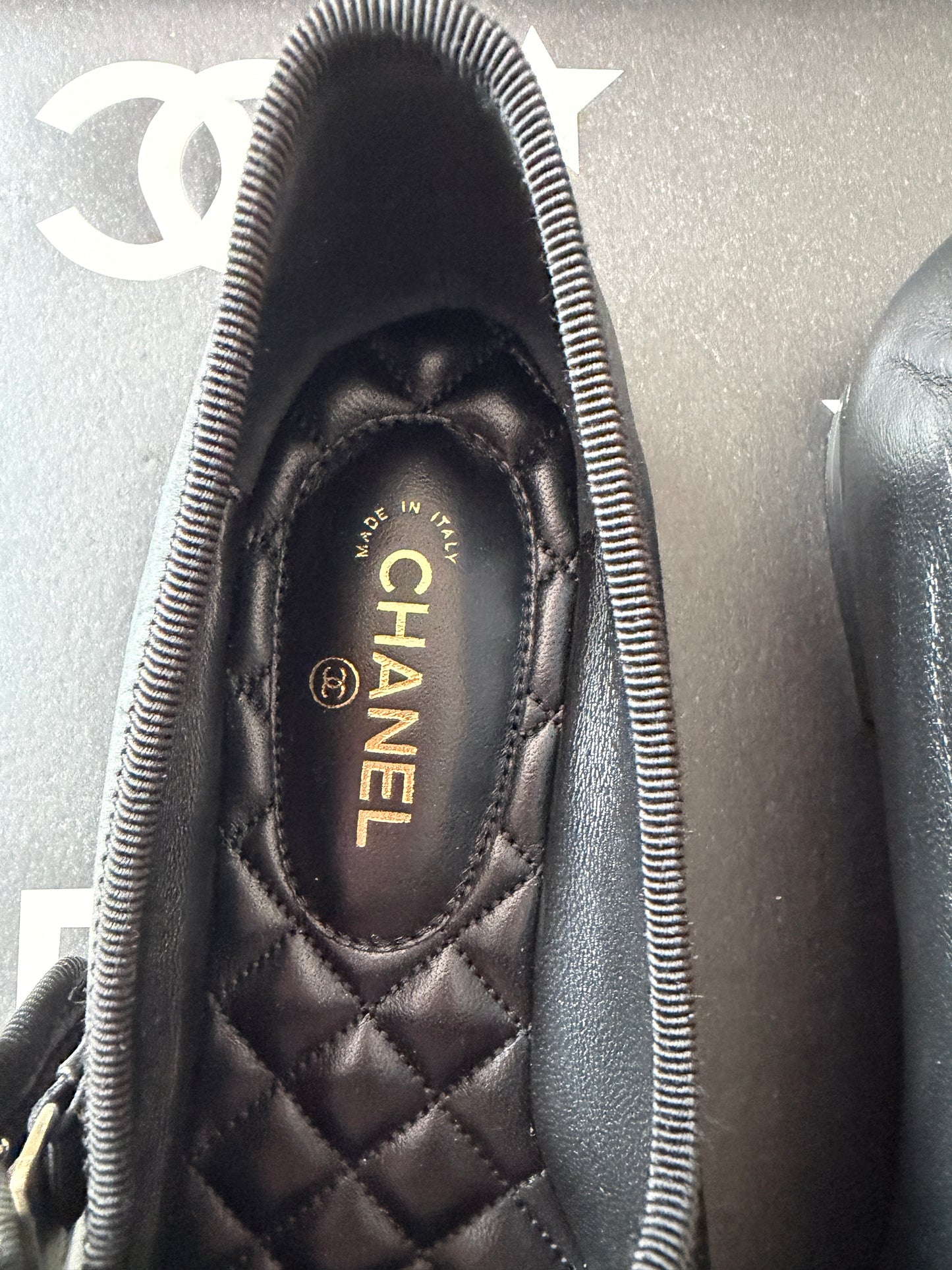 2026 CHANEL CC LOGO BLACK LEATHER CAP TOE MARYJANE BALLET FLATS SHOES GOLD BUCKLE