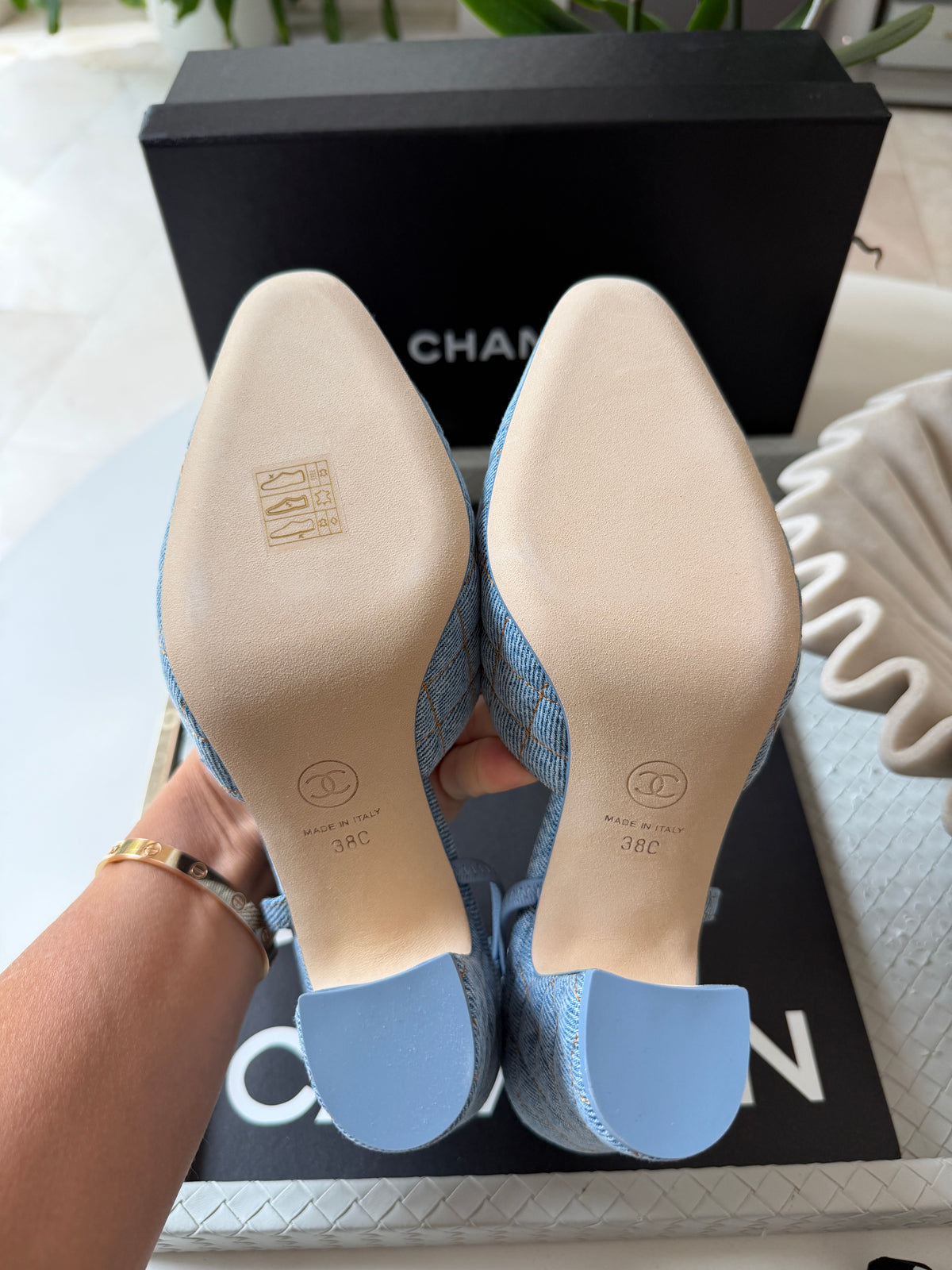 Chanel 26B CC Logo Light Blue Quilted Denim Jean Slingback Pumps Chunky 90mm Heel