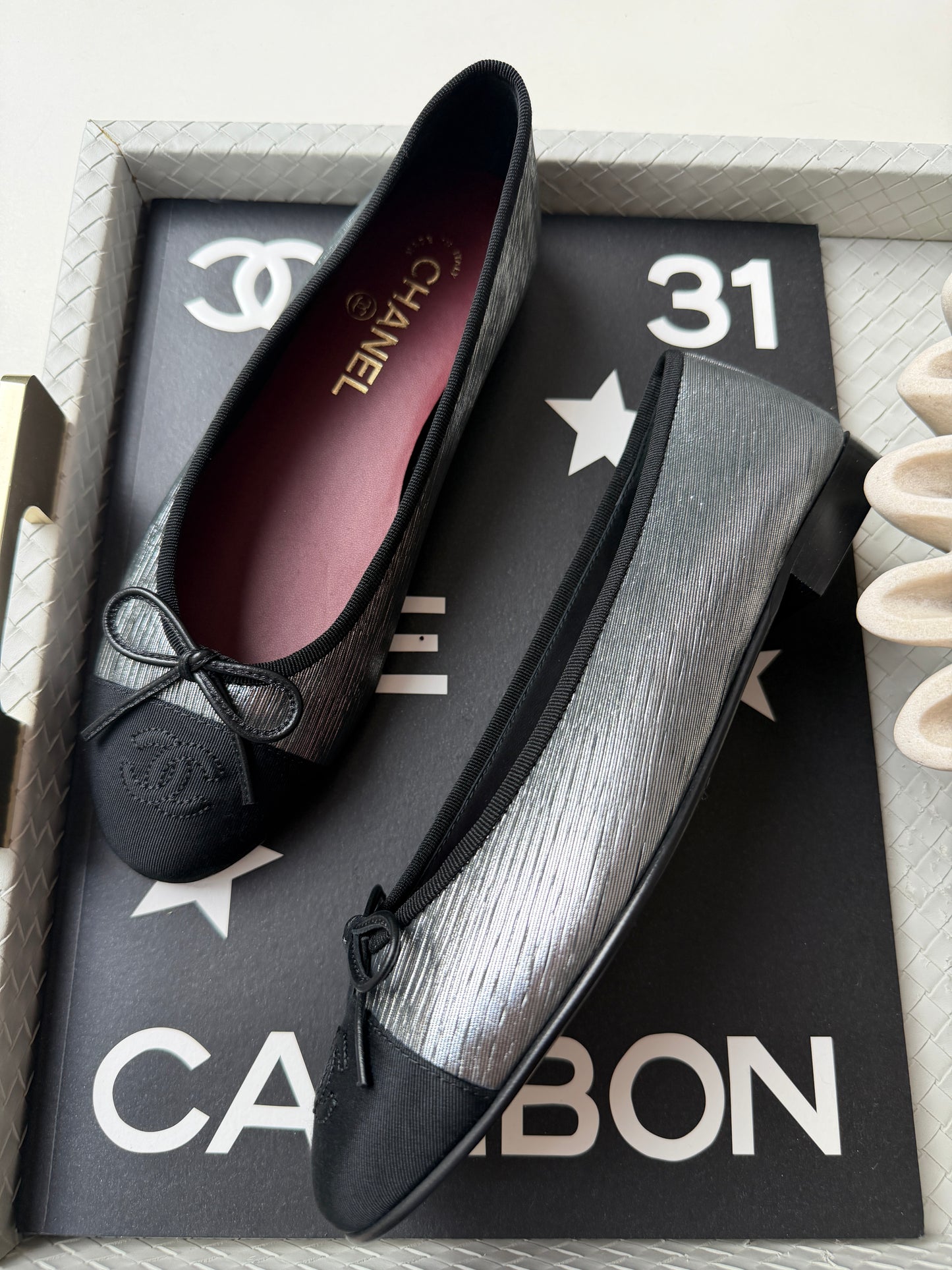 CHANEL SILVER BLACK GROSGRAIN CC LOGO CAP TOE 2026 BALLERINA BALLET FLATS