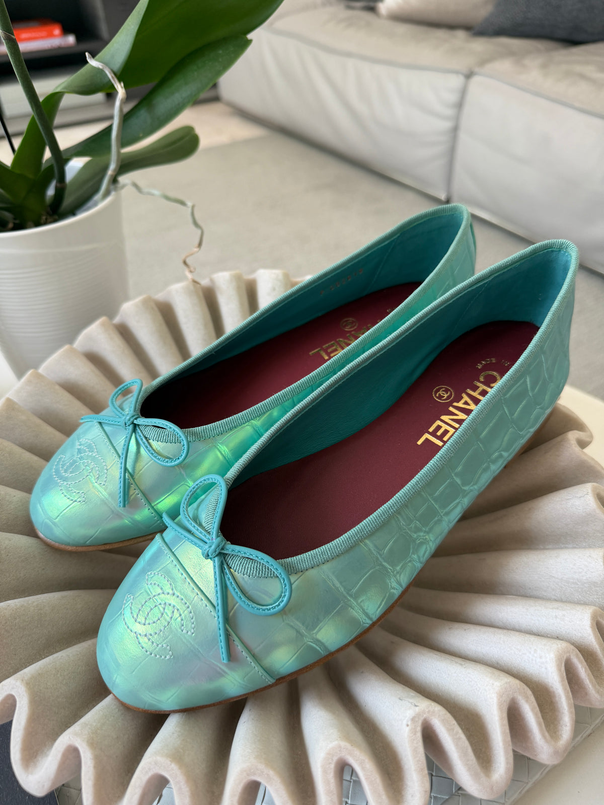 Chanel Green Vert Crocodile Croc Embossed Iridescent Cap Toe Ballet Ballerina Flats