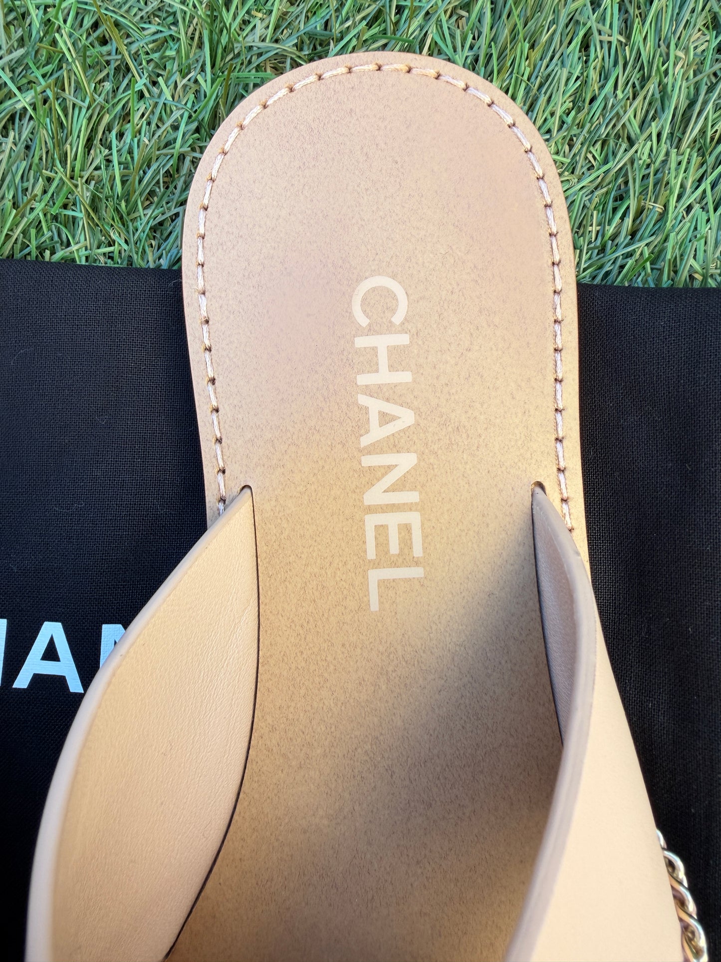 CHANEL GOLD CHAIN CC LOGO BEIGE LEATHER FLAT SHOES FLIP FLOP SANDALS MULES