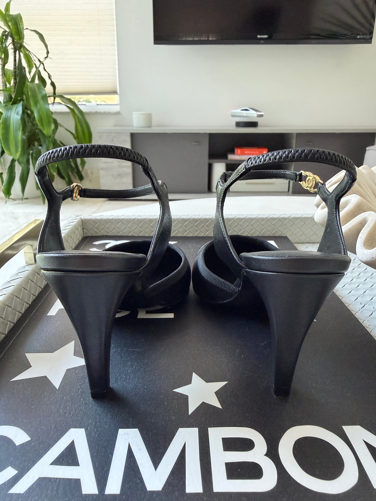 CHANEL SS 2026 BLAZY BLACK CAP POINTED TOE LEATHER CC LOGO HEELS SHOES PUMPS SLINGBACKS