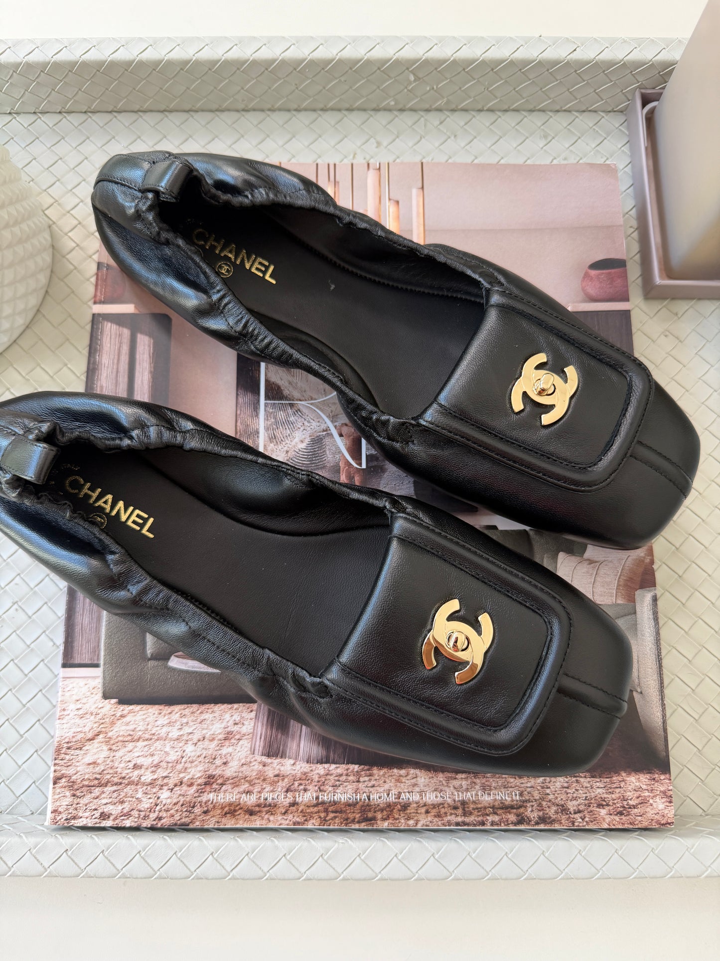 Chanel SS 26 Blazy Black Lambskin Square Toe CC Logo Turn-lock Crunchy Ballet Flats