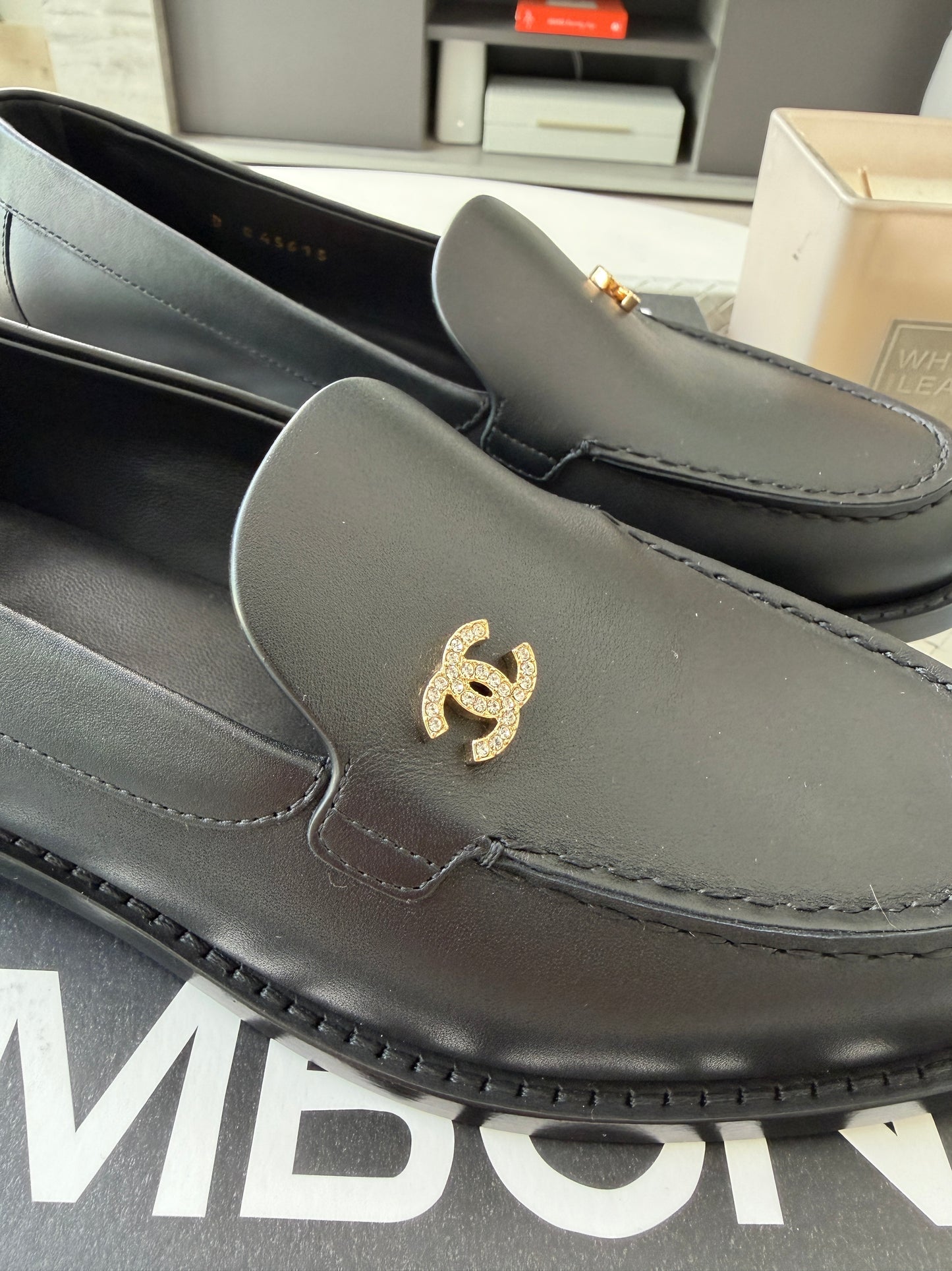 Chanel Metiers D’art 26 Strass CC Logo Black Leather Oxford Loafers Flats Shoes Moccasins