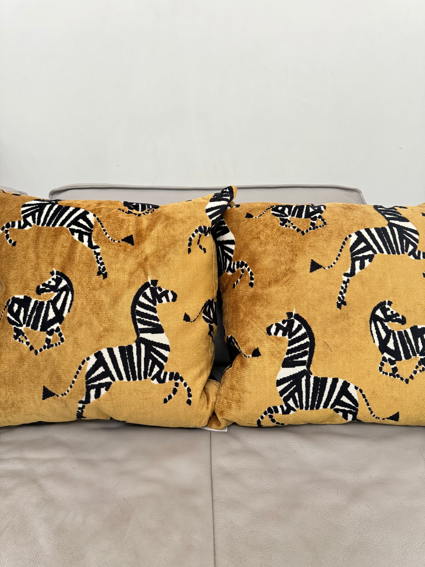 Pacific Coast Austin Horn 22x22 Kona Zebra Yellow Gold Black Decorative Pillow NWT