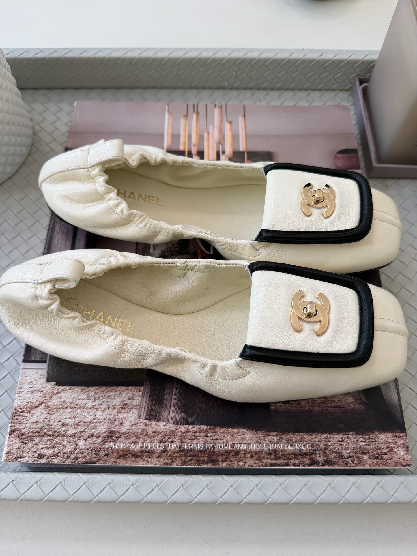 Chanel SS 26 Blazy Ivory Lambskin Square Toe CC Logo Turn-lock Crunchy Ballet Flats