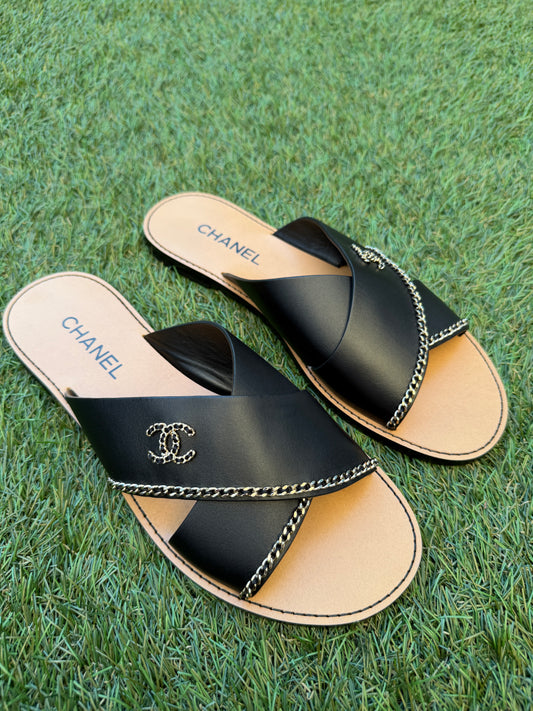 CHANEL GOLD CHAIN CC LOGO BLACK LEATHER FLAT SHOES FLIP FLOP SANDALS MULES