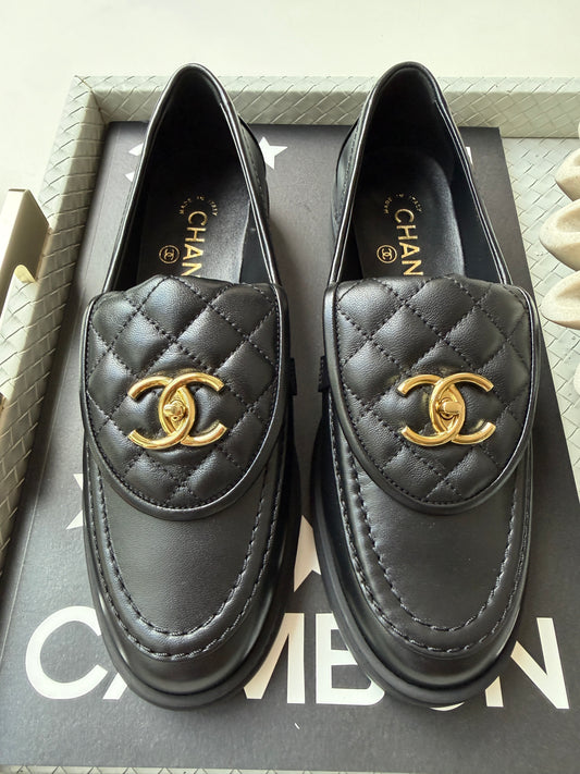 CHANEL BLACK LEATHER LOAFERS MOCCASINS OXFORD GOLD CC TURNLOCK LOGO QUILTED FLATS