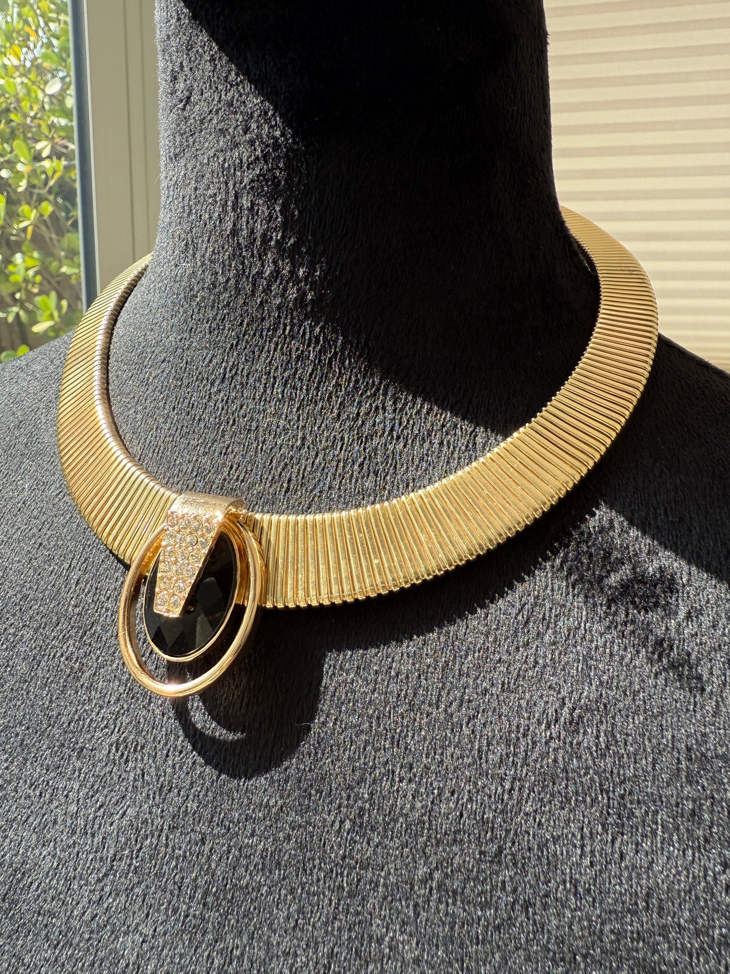 Gardenia Jewelry Vintage Gold Slinky Collar and Onyx Black Jewel-Tone Crystal