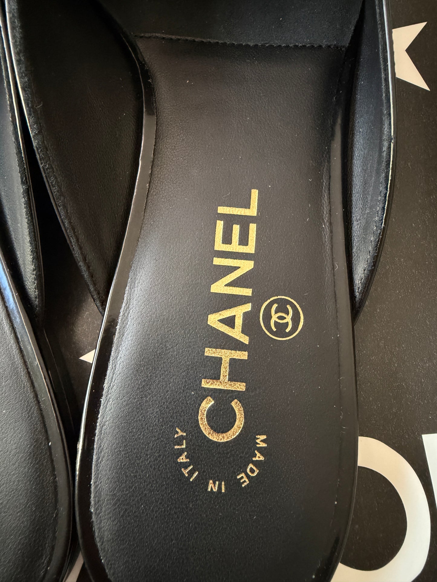 CHANEL F/W 2026 BLACK SHINY CALFSKIN LEATHER MULE LOAFERS  SQUARE TOE BLAZY MULES SLIDES