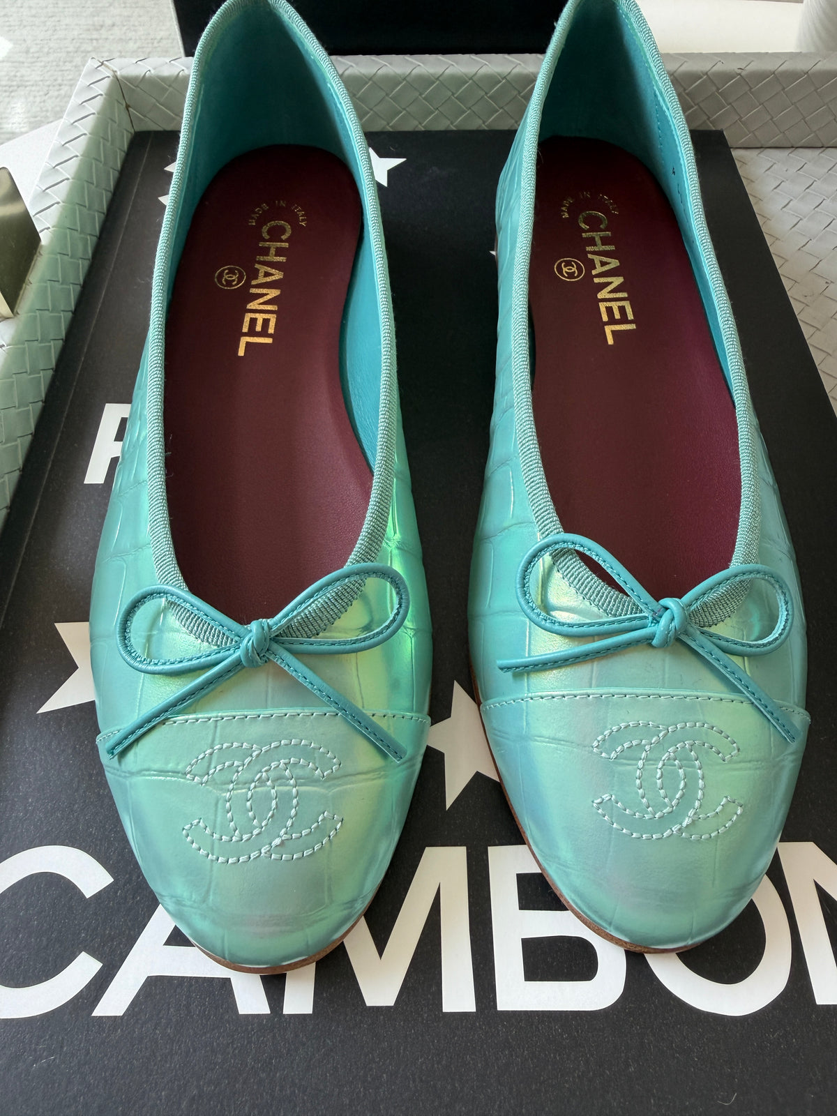Chanel Green Vert Crocodile Croc Embossed Iridescent Cap Toe Ballet Ballerina Flats