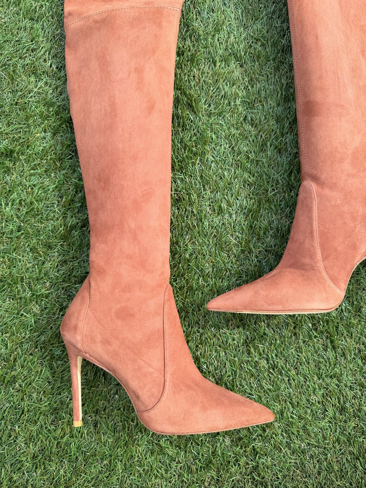 STUART WEITZMAN ULTRASTUART 100 CAPPUCCINO SUEDE BROWN STRETCH POINT TOE OVER KNEE BOOTS