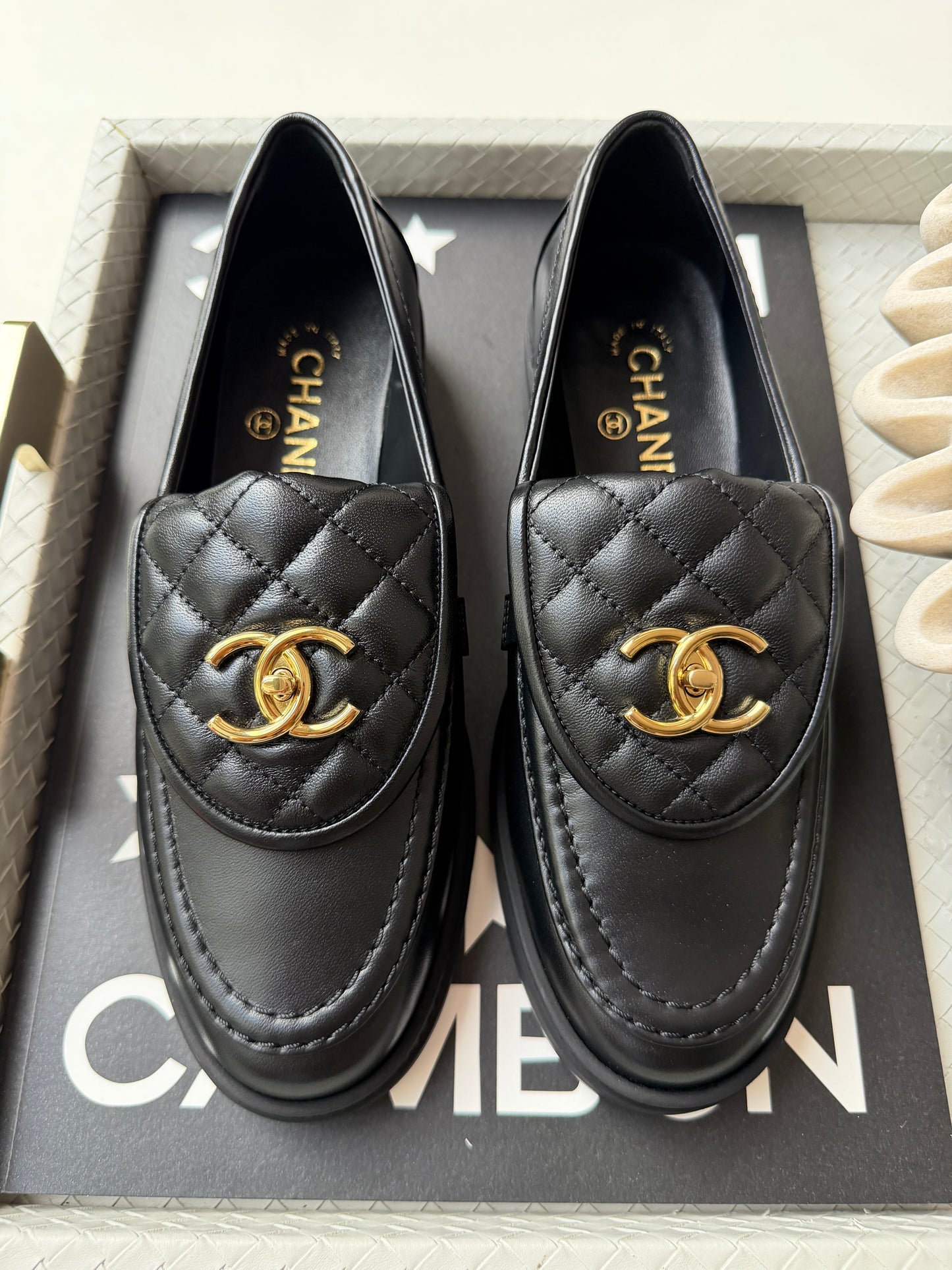 CHANEL BLACK LEATHER LOAFERS MOCCASINS OXFORD GOLD CC TURNLOCK LOGO QUILTED FLATS