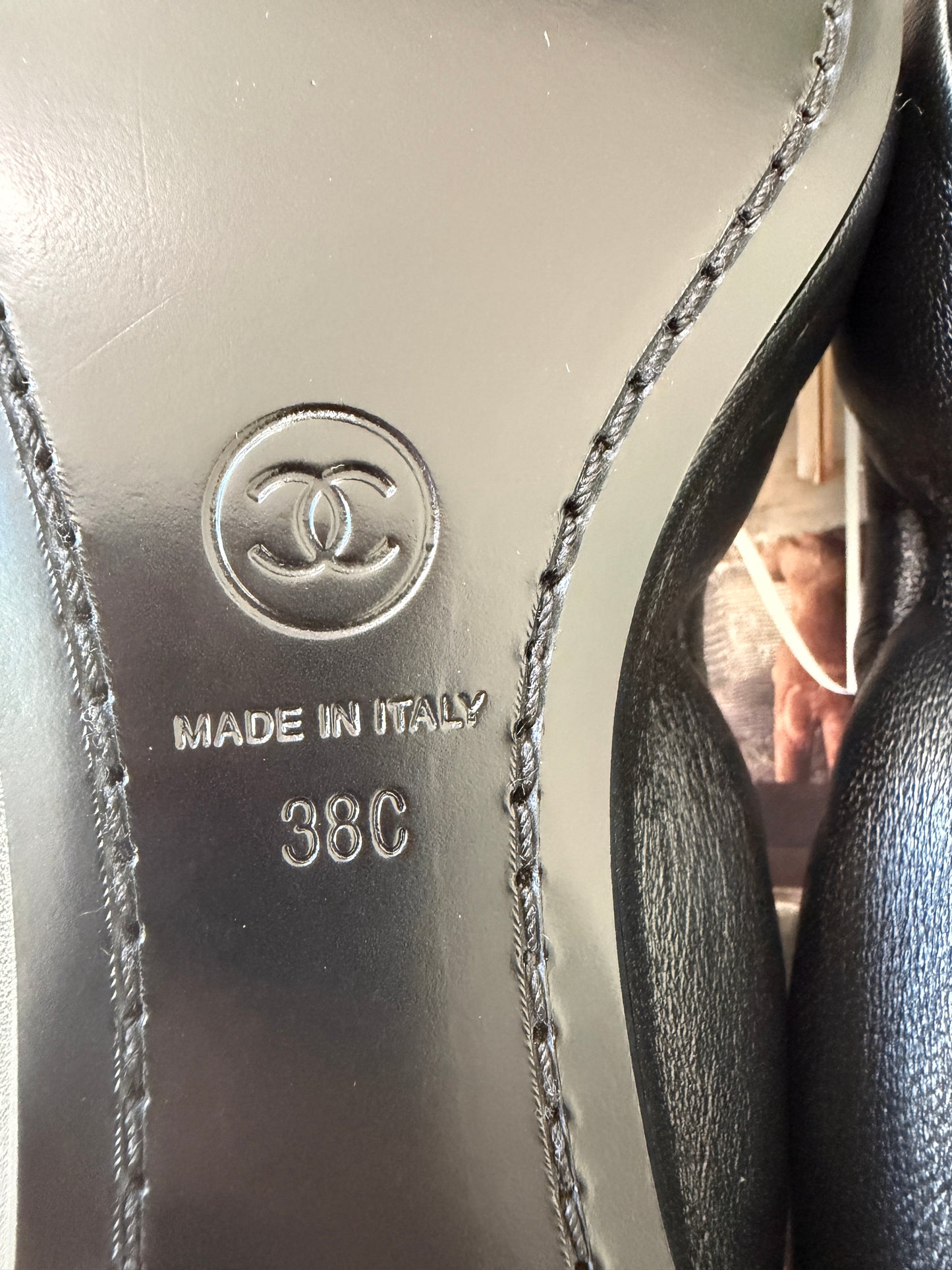 Chanel SS 26 Blazy Black Lambskin Square Toe CC Logo Turn-lock Crunchy Ballet Flats