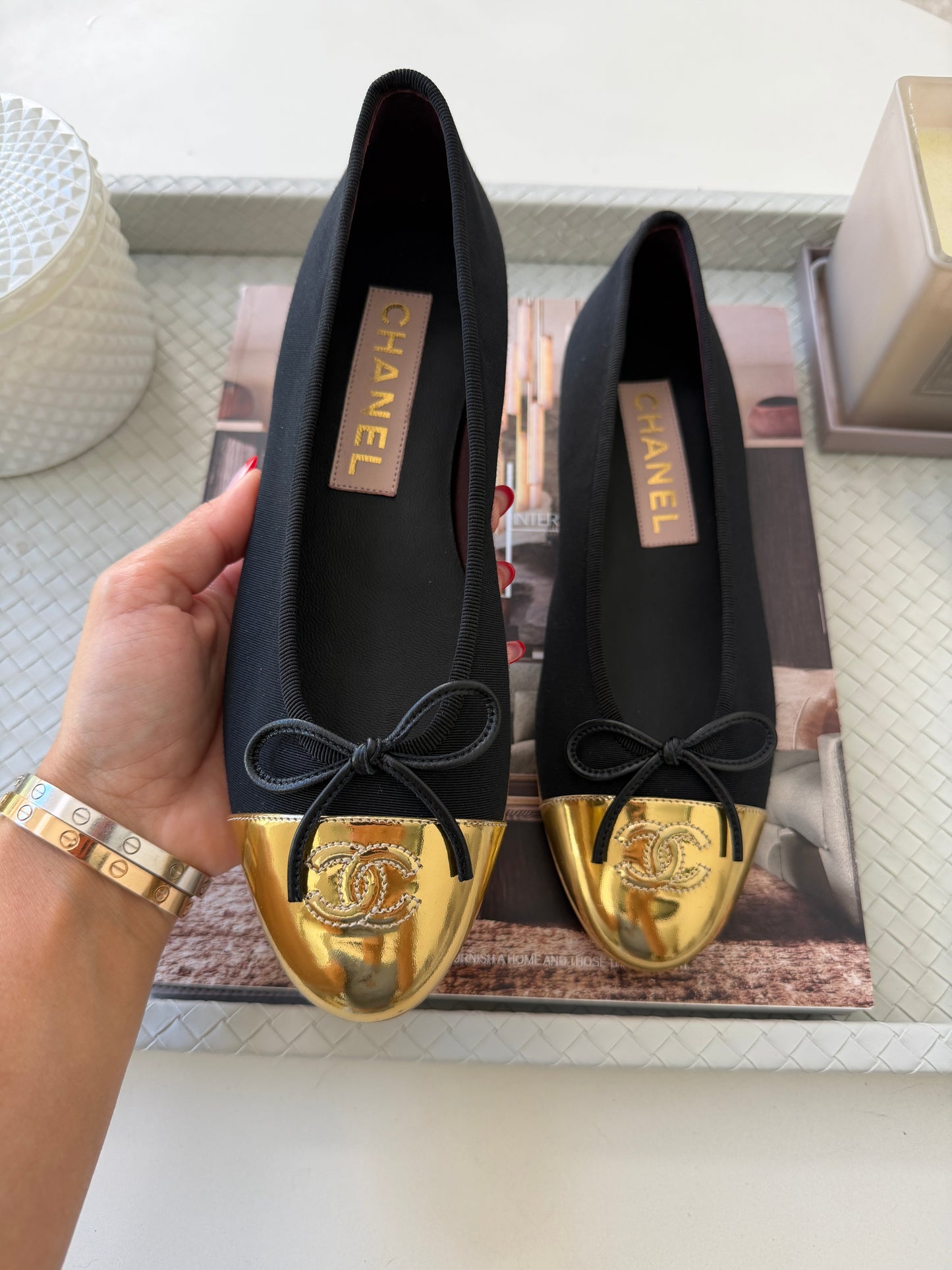 CHANEL GOLD METALLIC GROSGRAIN CC LOGO CAPTOE BLACK FABRIC BALLET FLATS SHOES