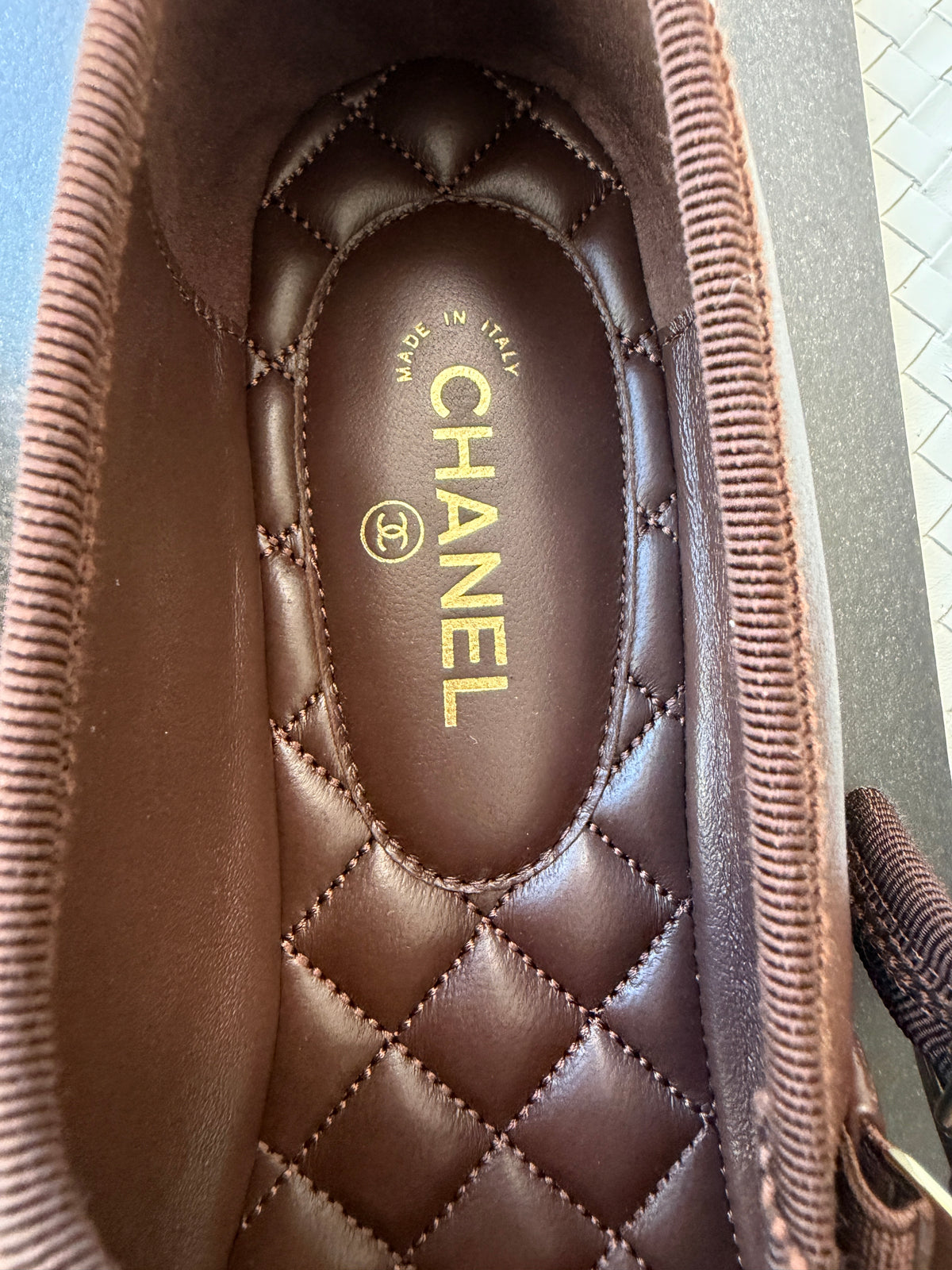 CHANEL CC LOGO BROWN MARRON FONCE LEATHER MARYJANE BALLET FLATS SHOES GHW
