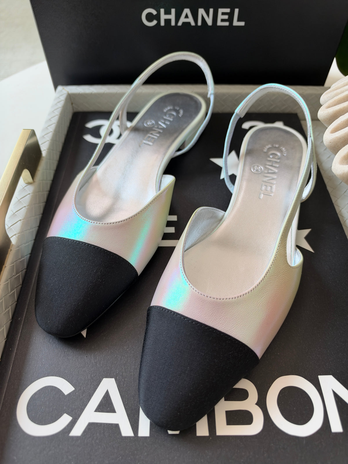 Chanel 26K Pearl White Iridescent Black Cap Toe Slingback Sling Flats
