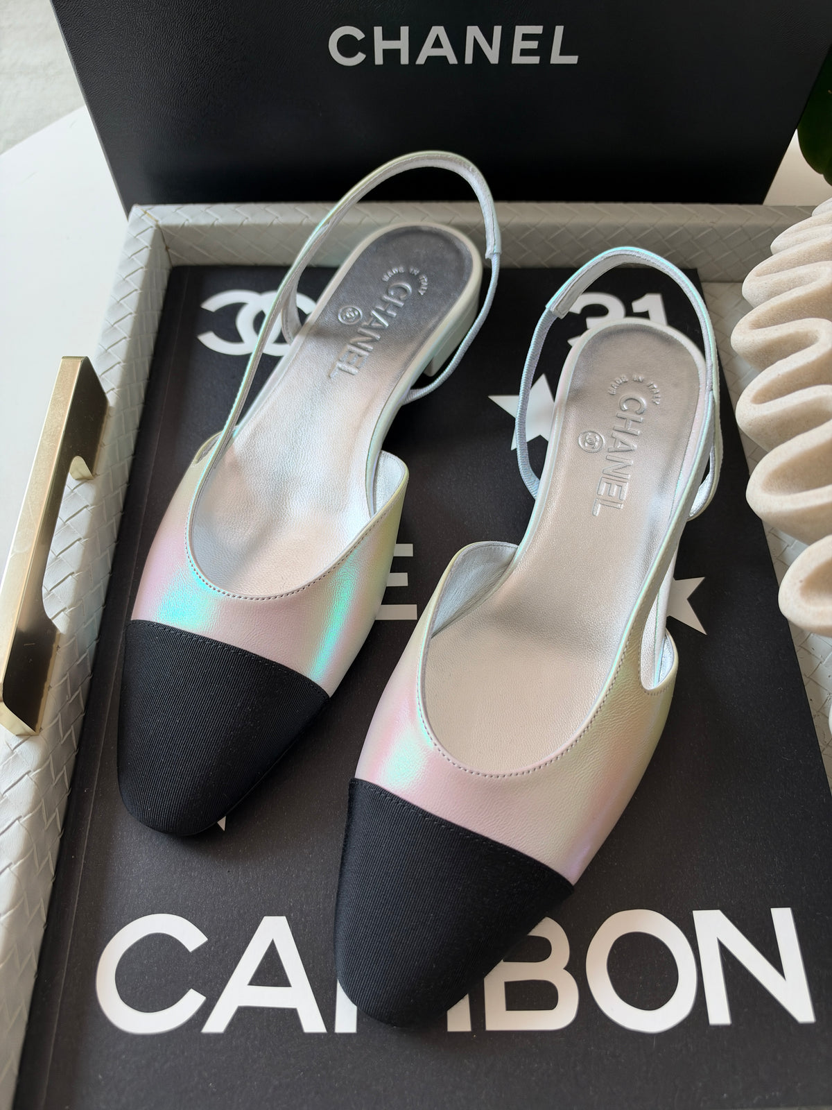 Chanel 26K Pearl White Iridescent Black Cap Toe Slingback Sling Flats